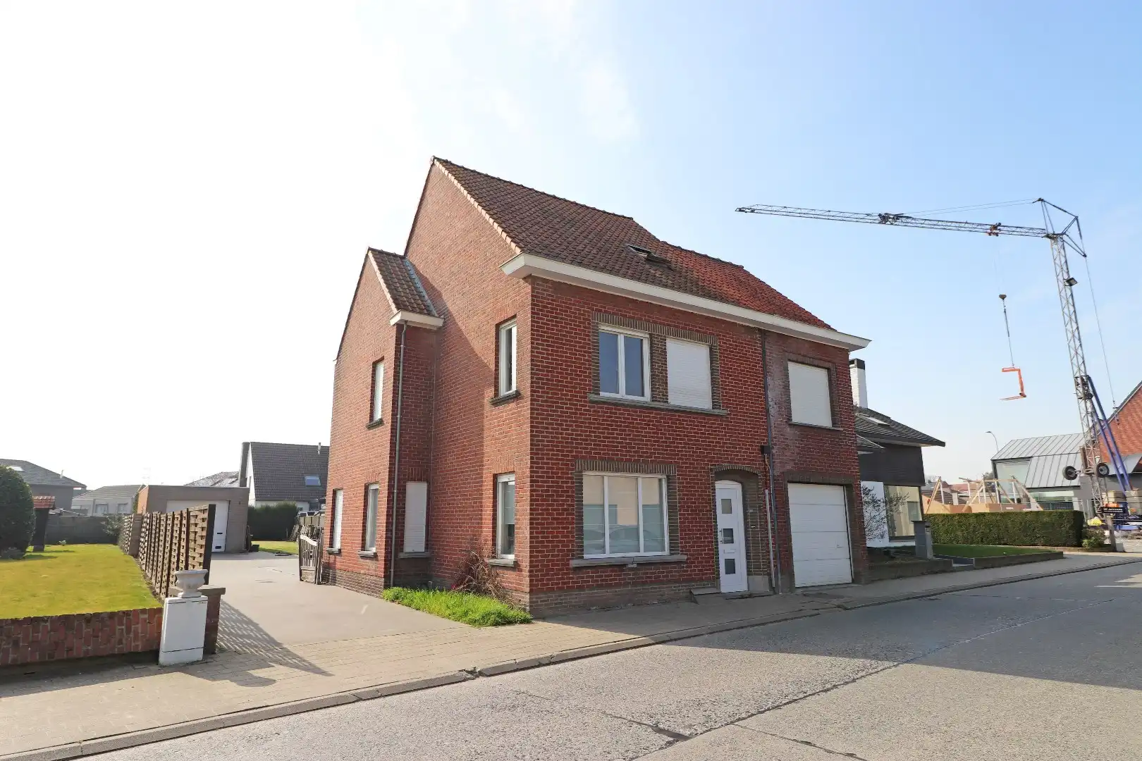 Ruime gezinswoning foto {{pictureIndex}}
