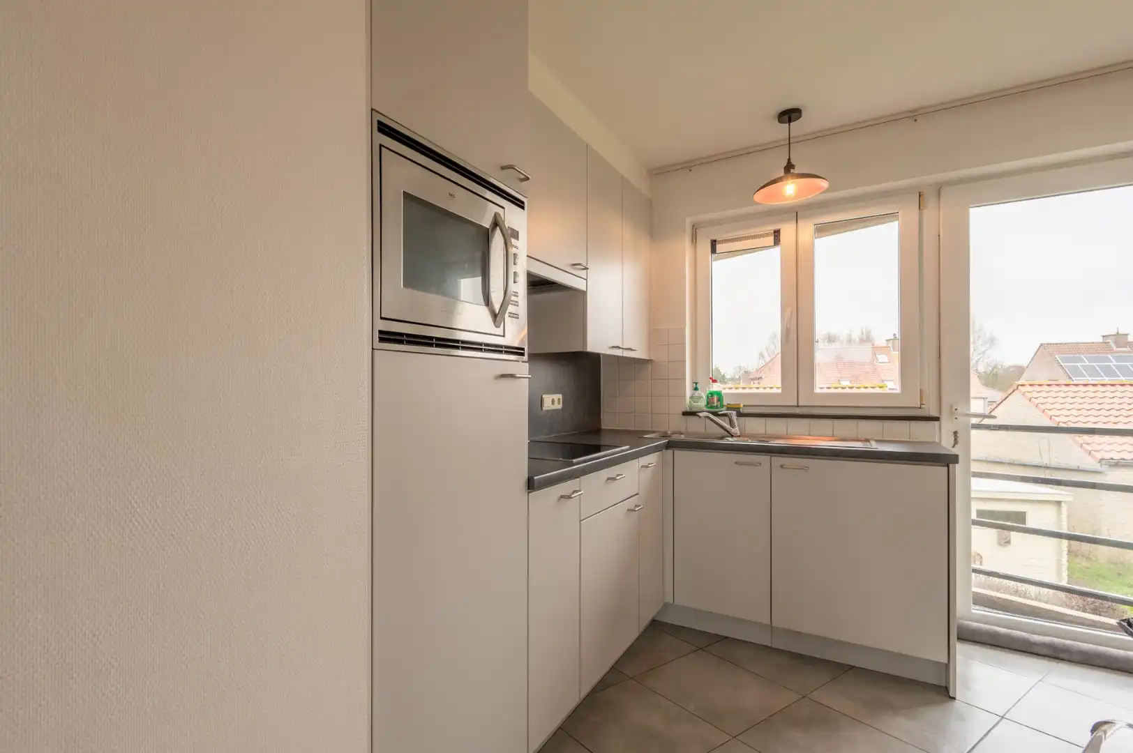 Lichtrijk appartement met terras, rustig gelegen te Lisswege foto 9