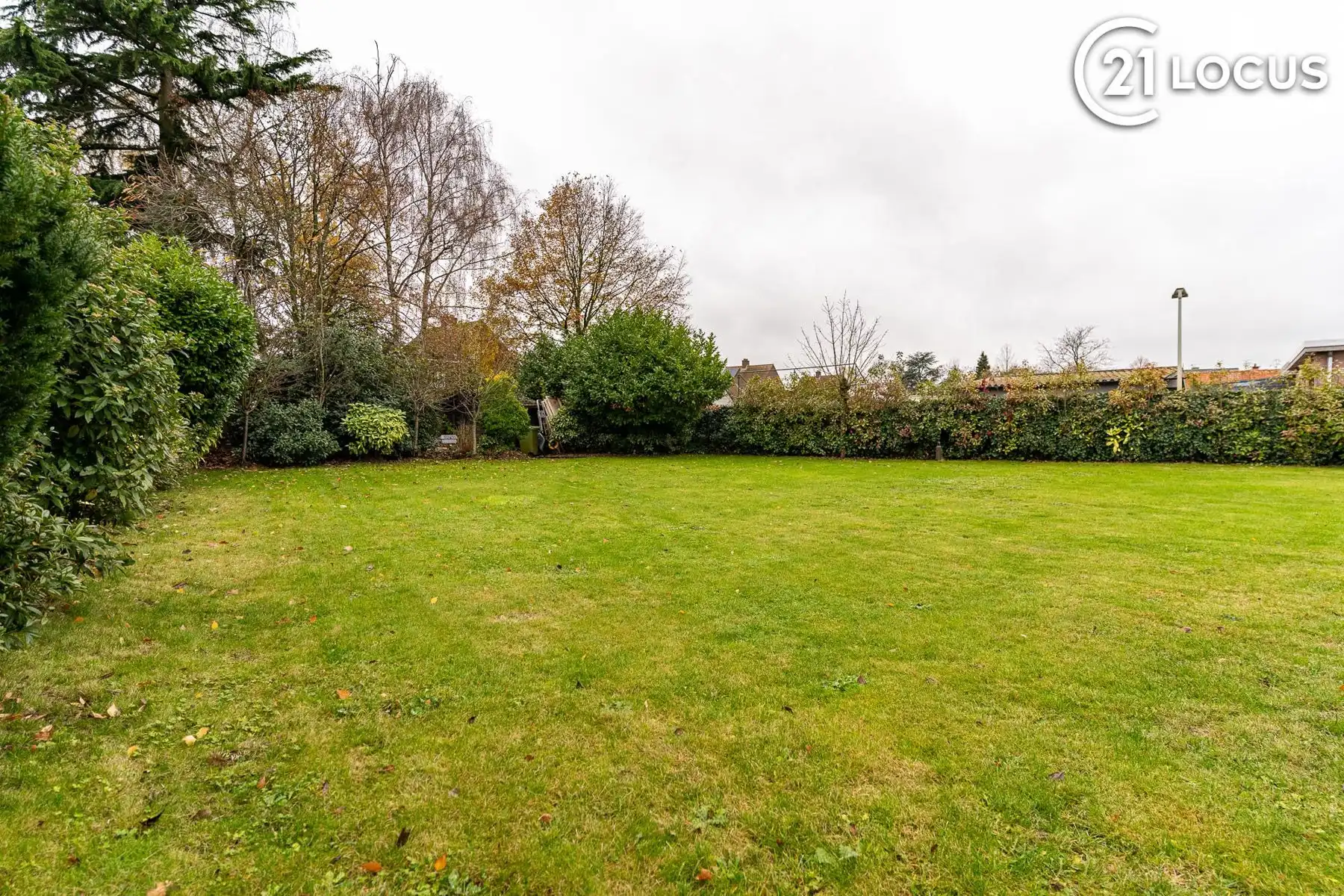 Ruime villa met 4 slpk, grote tuin en garage foto 18