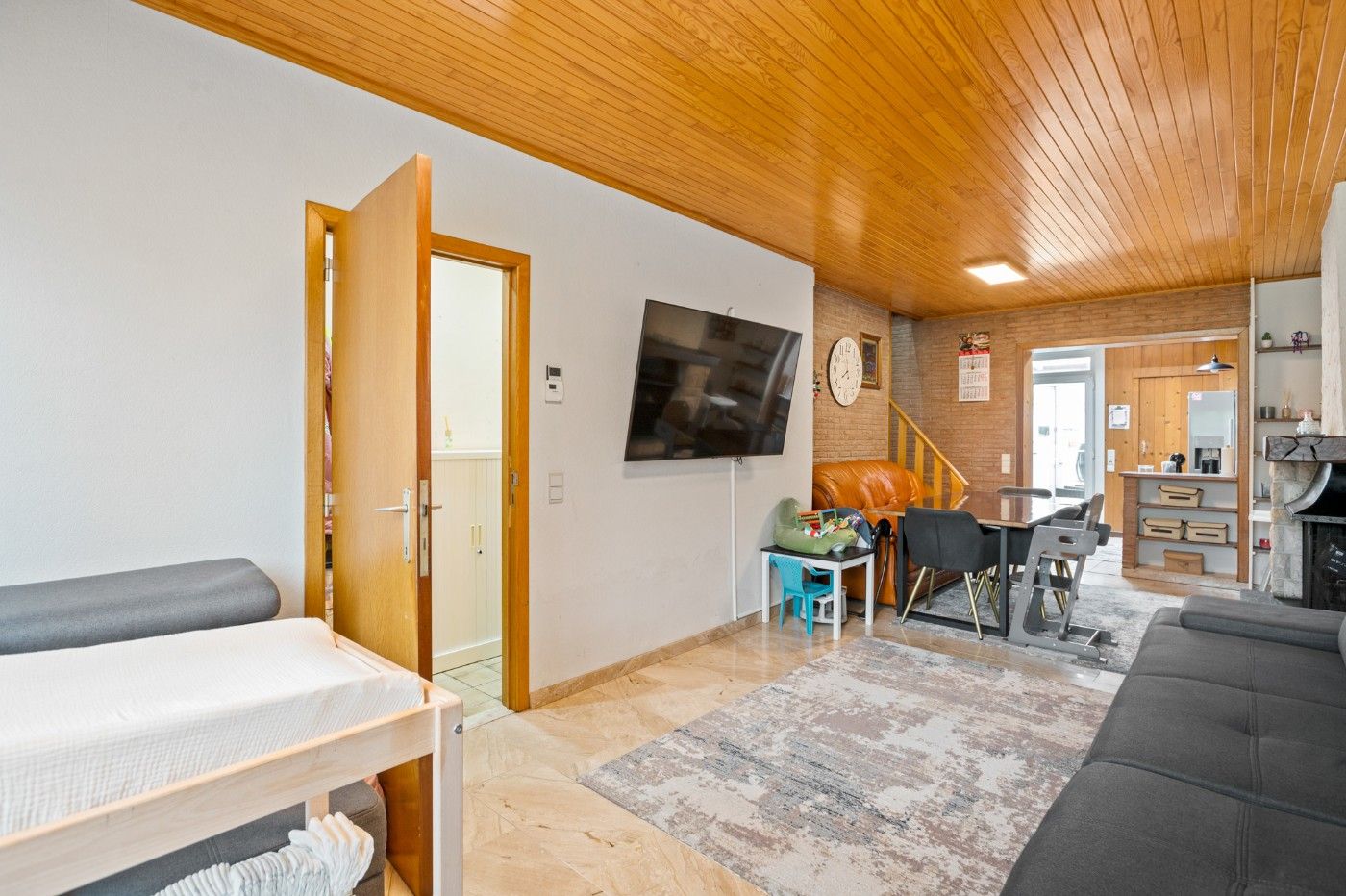 Knusse, centraal gelegen woning met 2 slpk. en garage foto 6