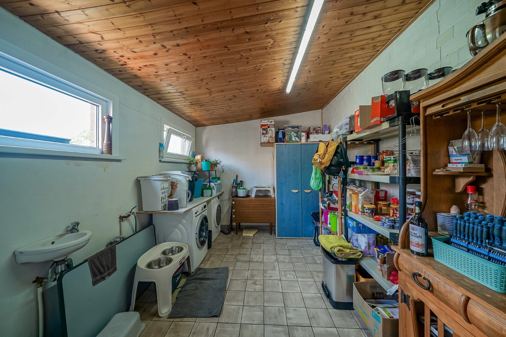 Ruime woning met garage en werkplaats te Zandvoorde foto 9