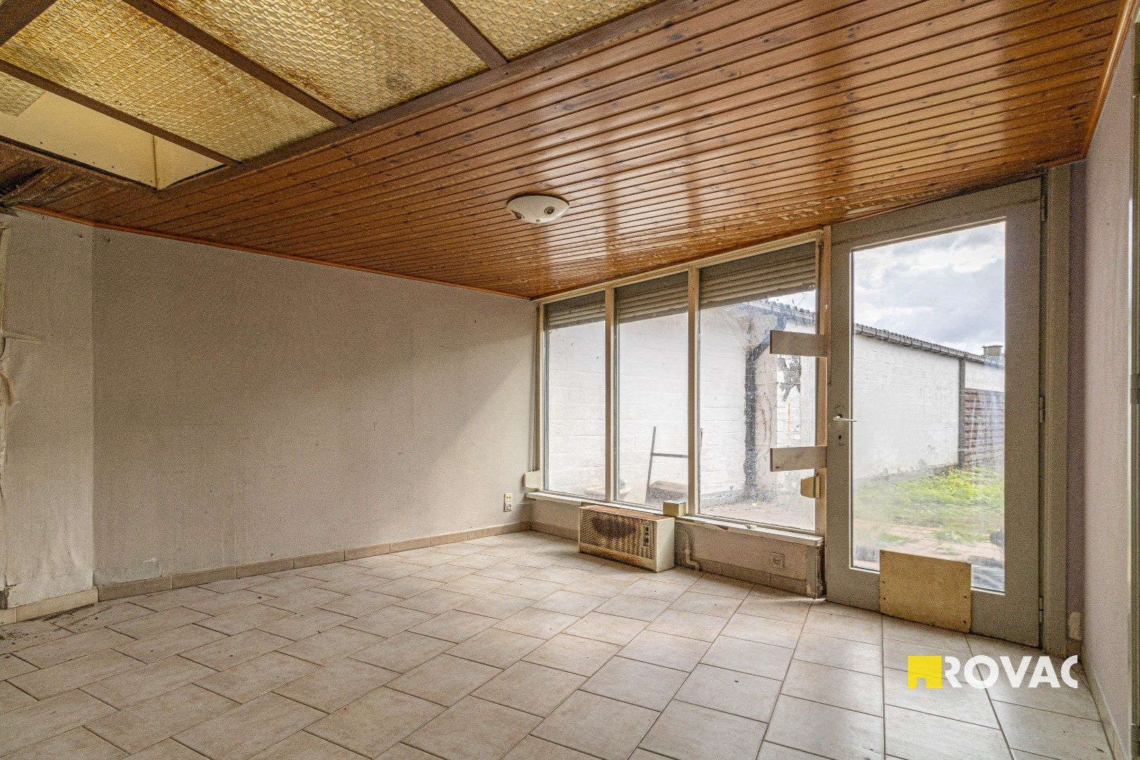 Zeer ruime woning met 5 slaapkamers, tuin en uitweg foto 7