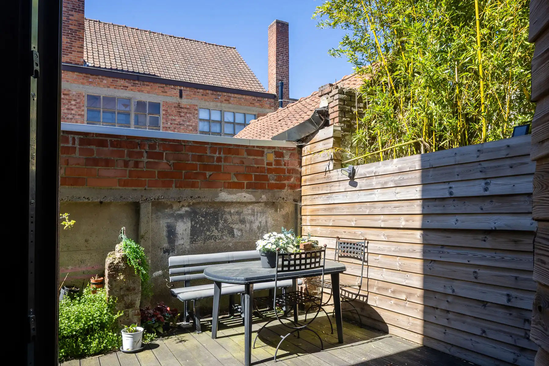 Ruim wonen met terras en 3 slaapkamers foto 2