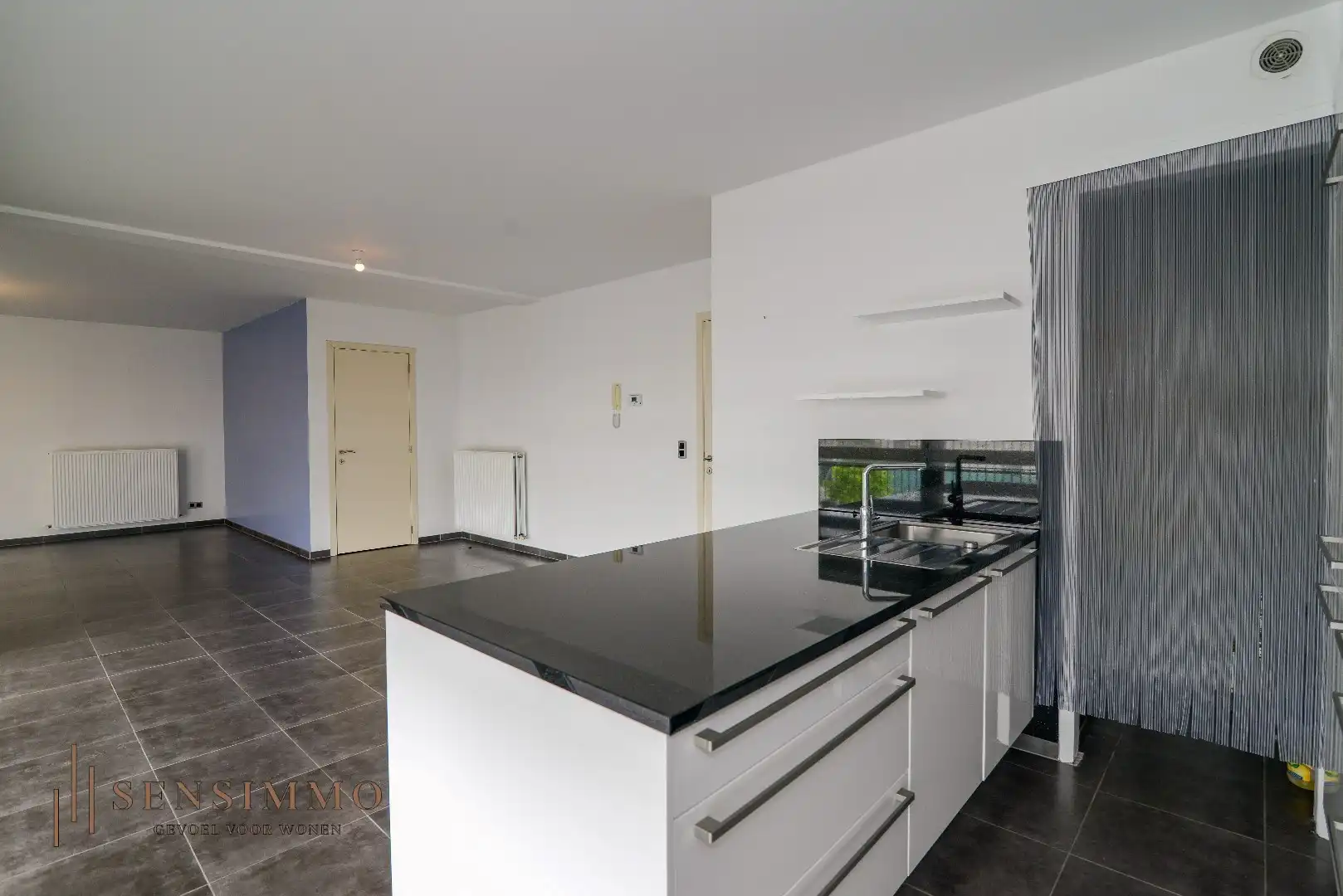 Mooi appartement met 2 slpk, ruim terras en parking foto 6