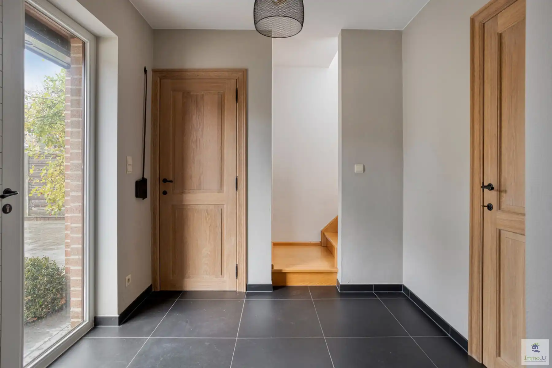 Halfopen bebouwing met zwembad foto 2