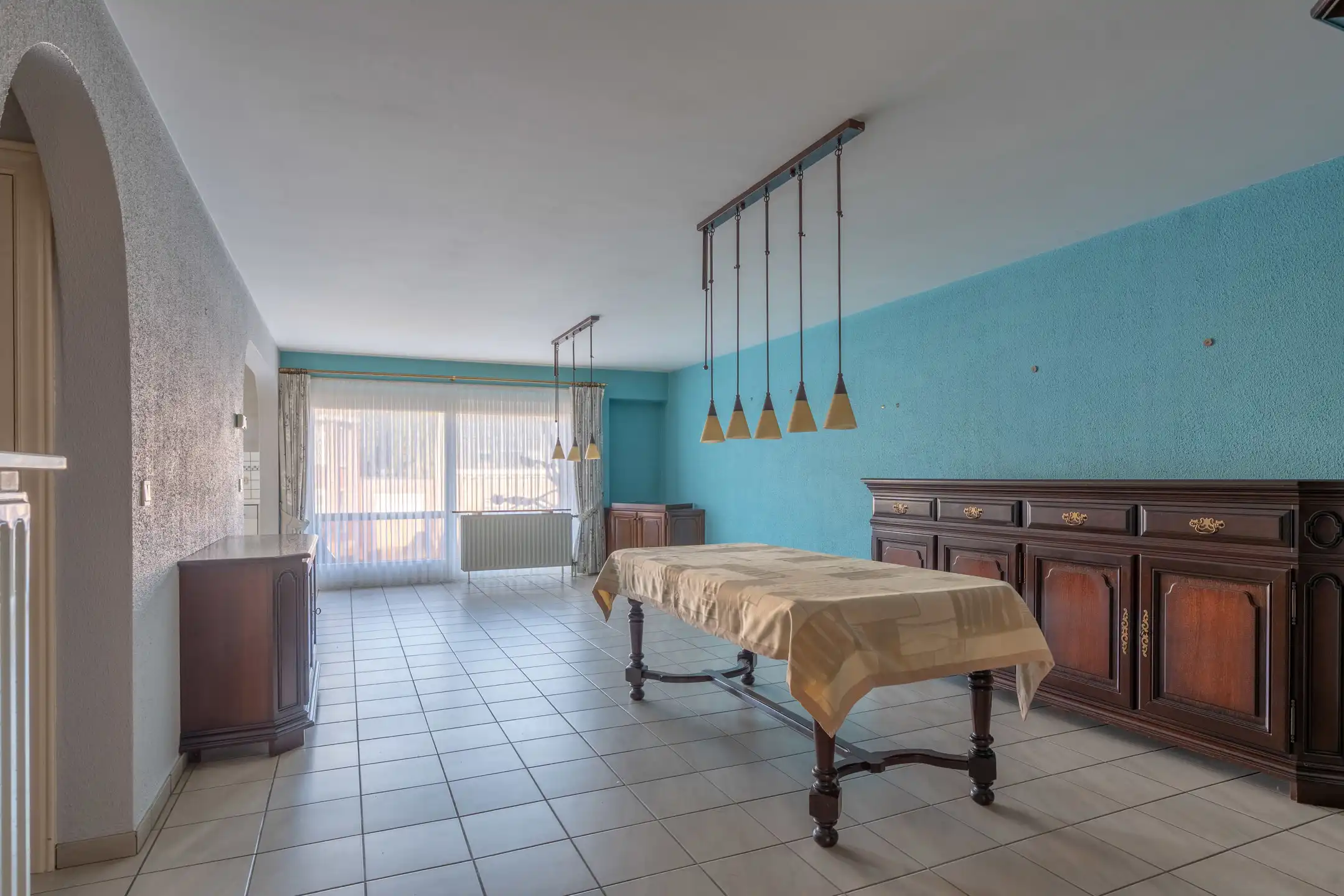 Goed onderhouden, gunstig gelegen 2 slpk app met garagebox. foto 3