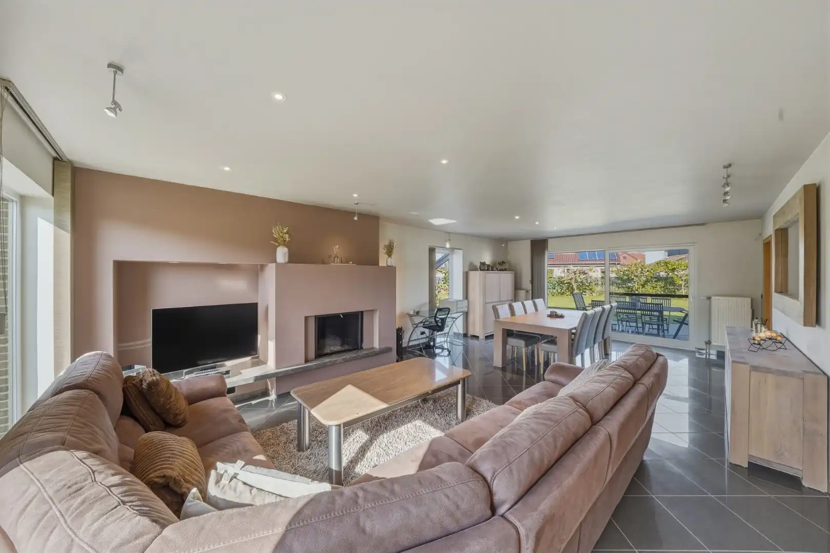 Ruime alleenstaande woning nabij zee en strand! foto 4