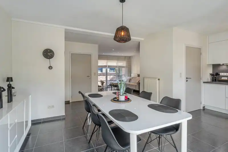 Zeer rustig en energiezuinig appartement met autostaanplaats en berging foto 8