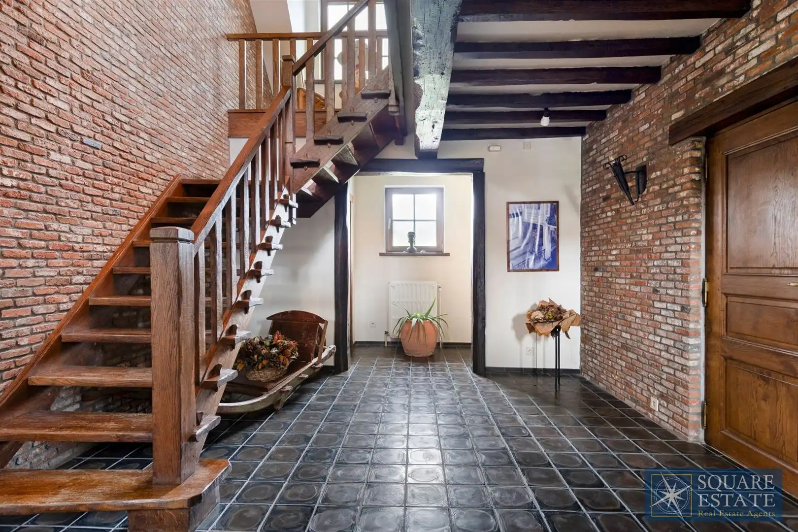 Charmant huis op een perceel van 1,17 hectare, met stal foto 3