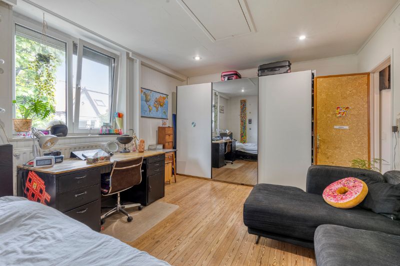 Zonnige authentieke woning met tuintje en topligging! foto 17