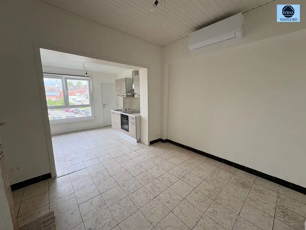 ZEER LEUKE GERENOVEERDE WONING MET 4 KAMERS foto 3