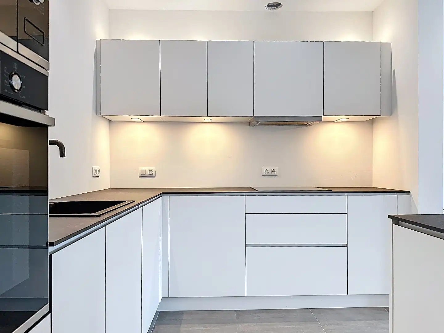 Instapklaar appartement met balkon en parkeerplaats in Aardenburg foto 11