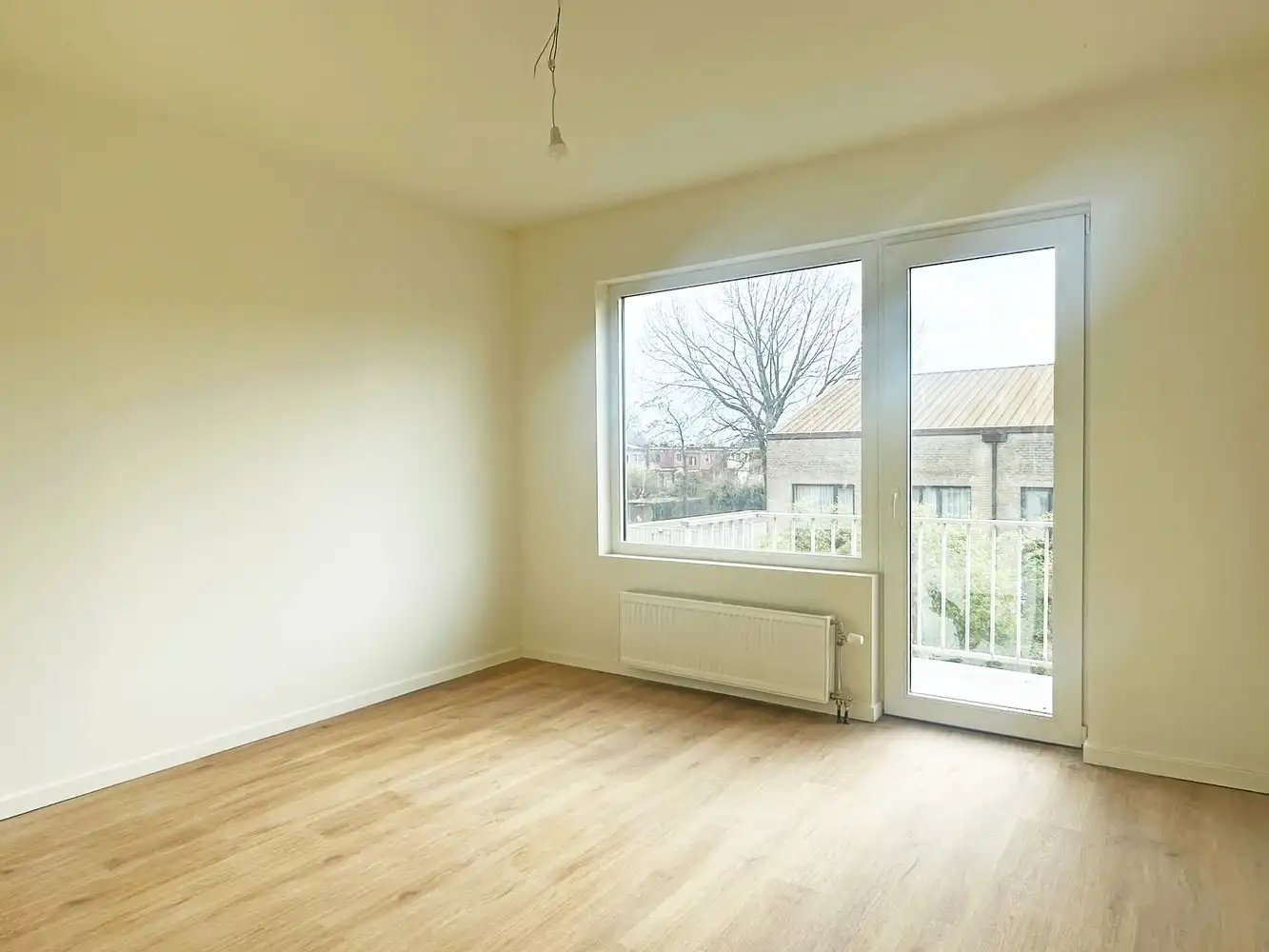 Volledig gerenoveerd 2-slaapkamer appartement in Aartselaar! foto 8