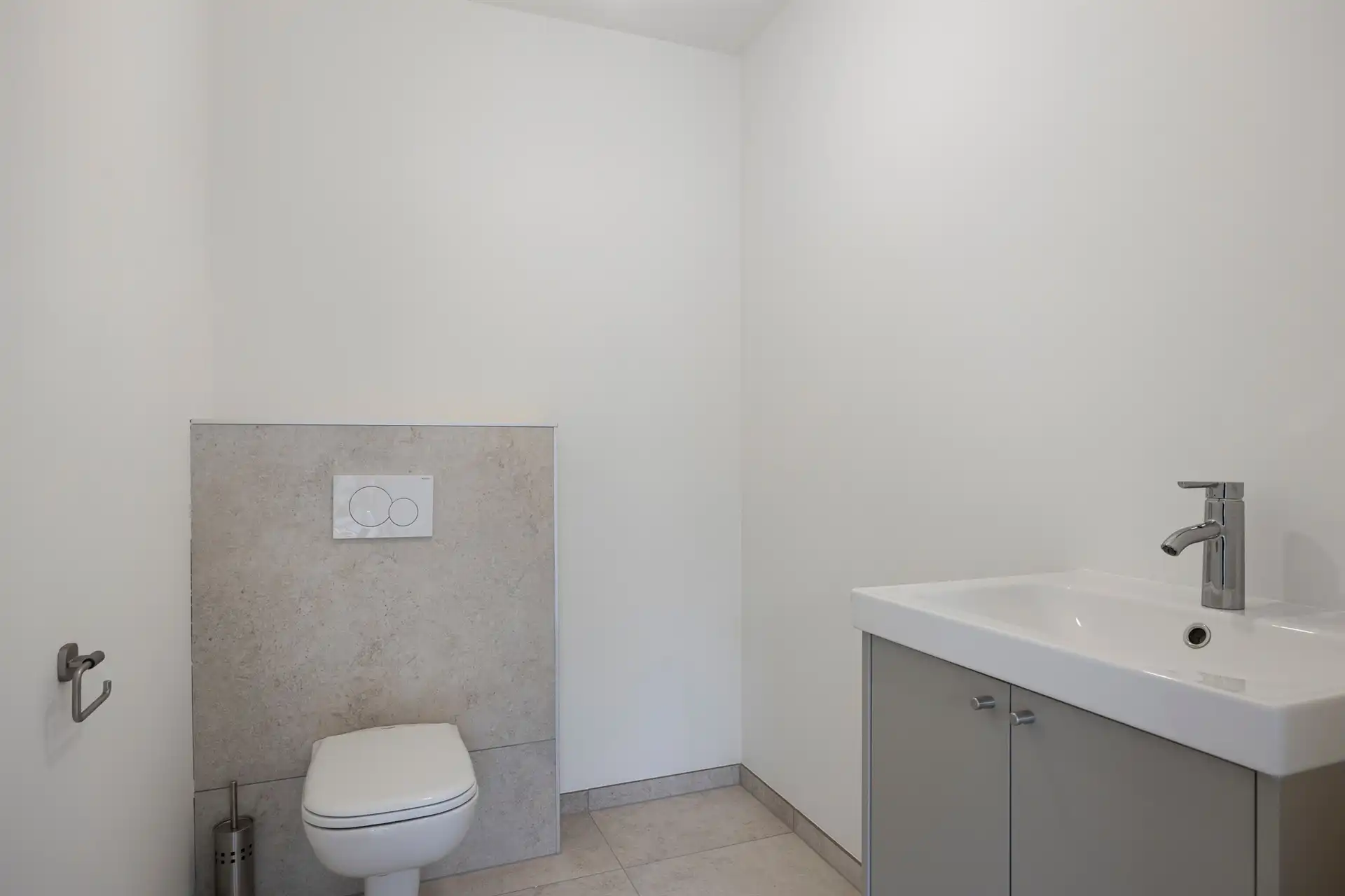 Commercieel gelegen, nieuwbouw praktijkruimte met wachtzaal en private parking! foto 5