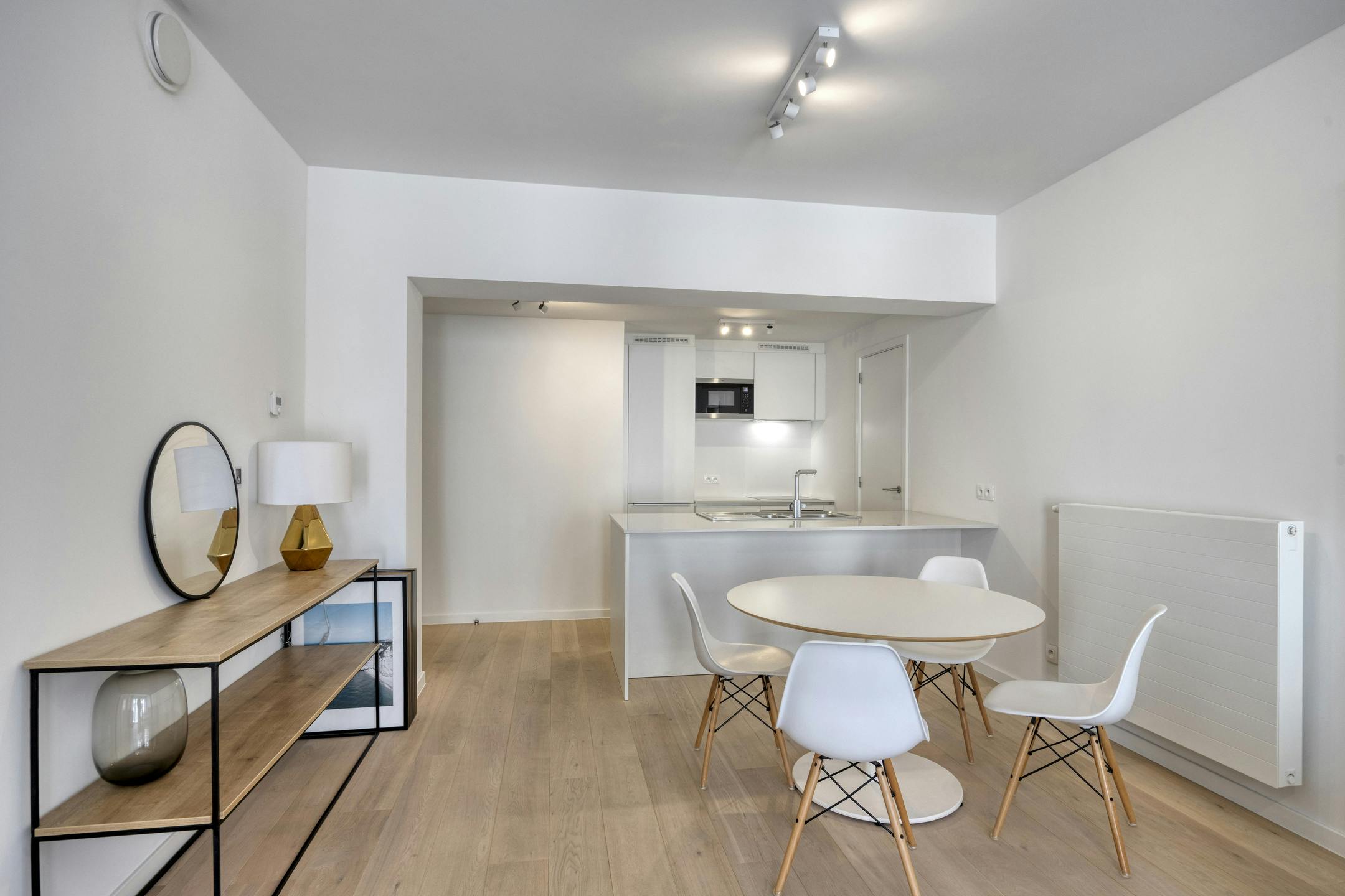 2 slaapkamer appartement te koop in centrum Brussel! foto 4