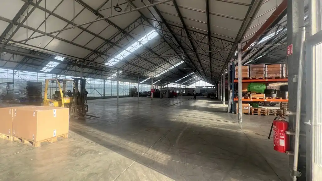 Strategisch gelegen magazijn met kantoor te huur in Merelbeke-Melle foto 6