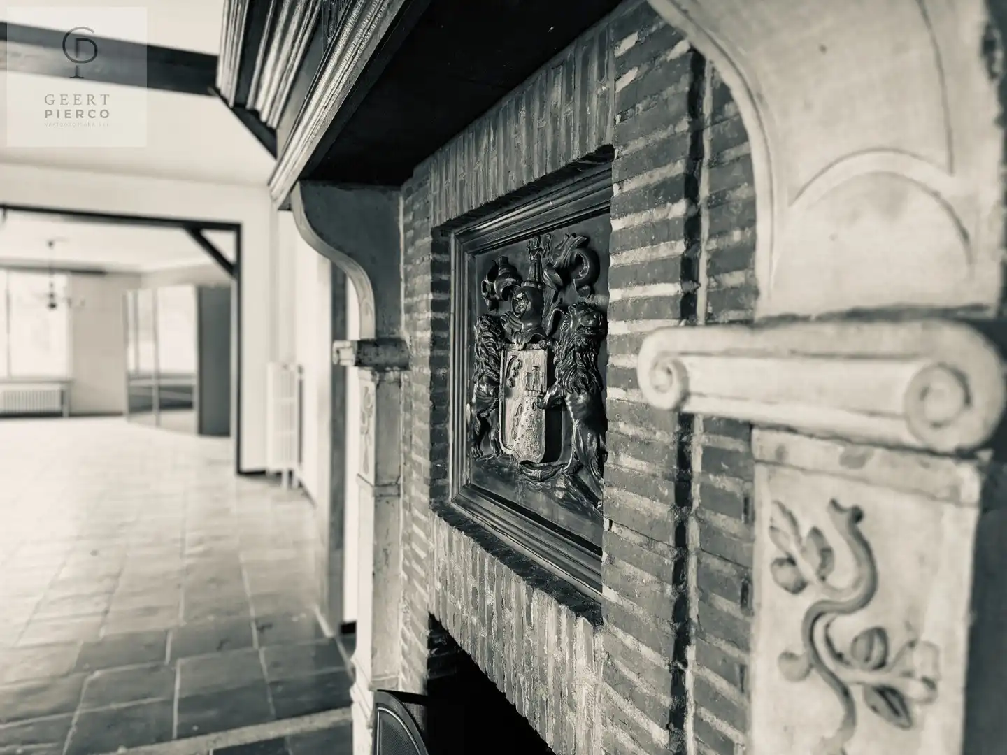 Ruim handelspand met ruim appartement foto 6