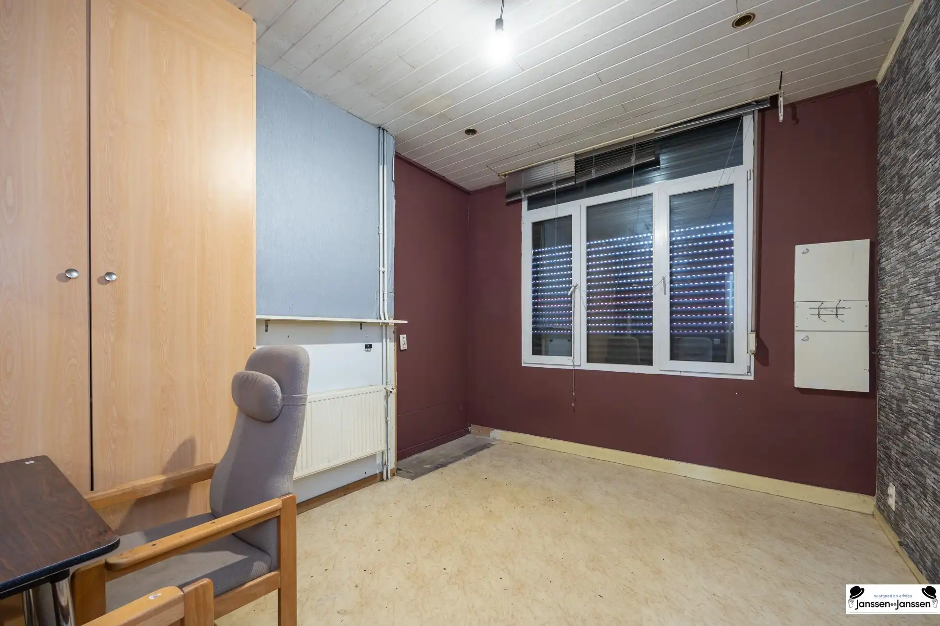 Te koop: Opbrengsteigendom op centrale locatie in Merksem! foto 3