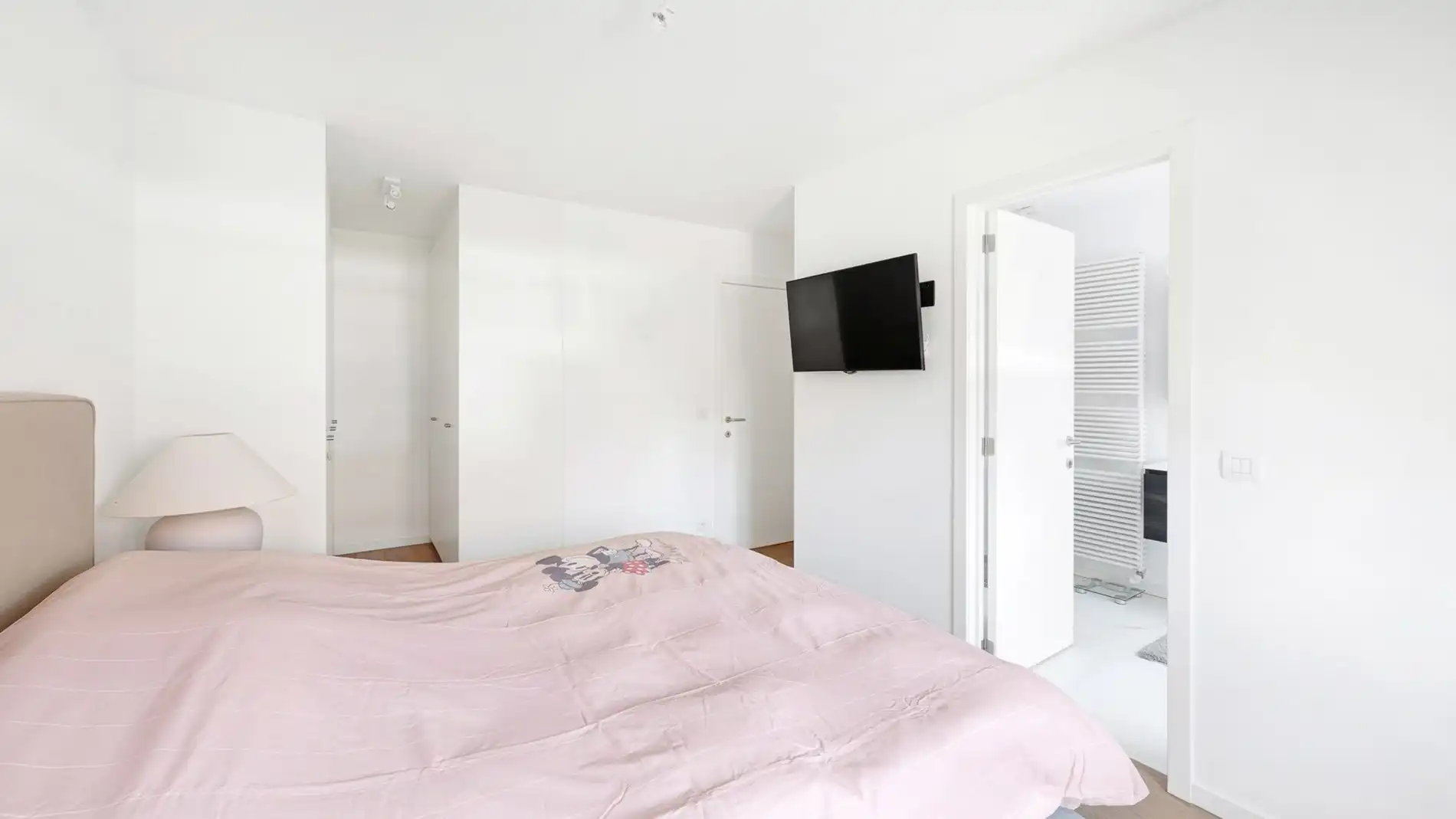 Recente hoekwoning met groot volume te Knokke foto 12