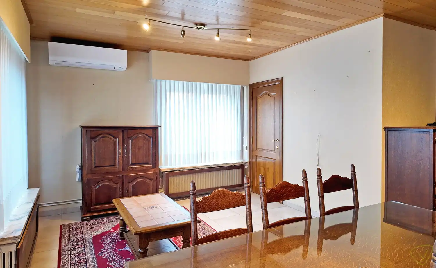 Verrassend ruime woning met 4 slaapkamers en garage foto 3