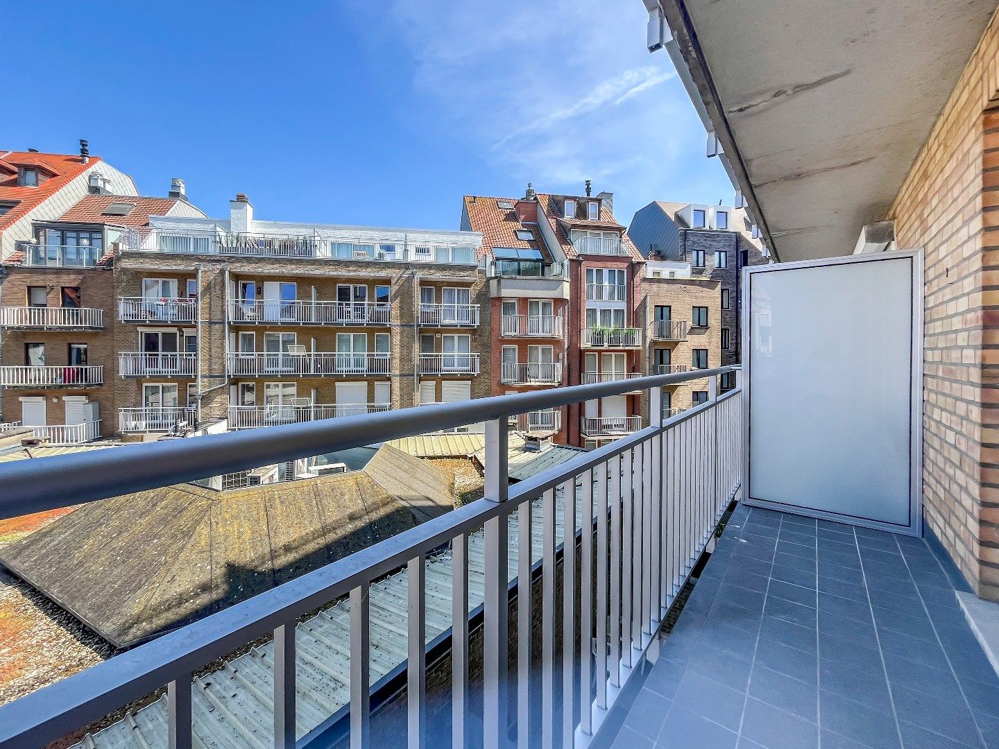 Aangenaam en zonnig  2 slaapkamer appartement in de Lippenslaan, nabij het Van Bunnenplein en de zeedijk.  foto 11