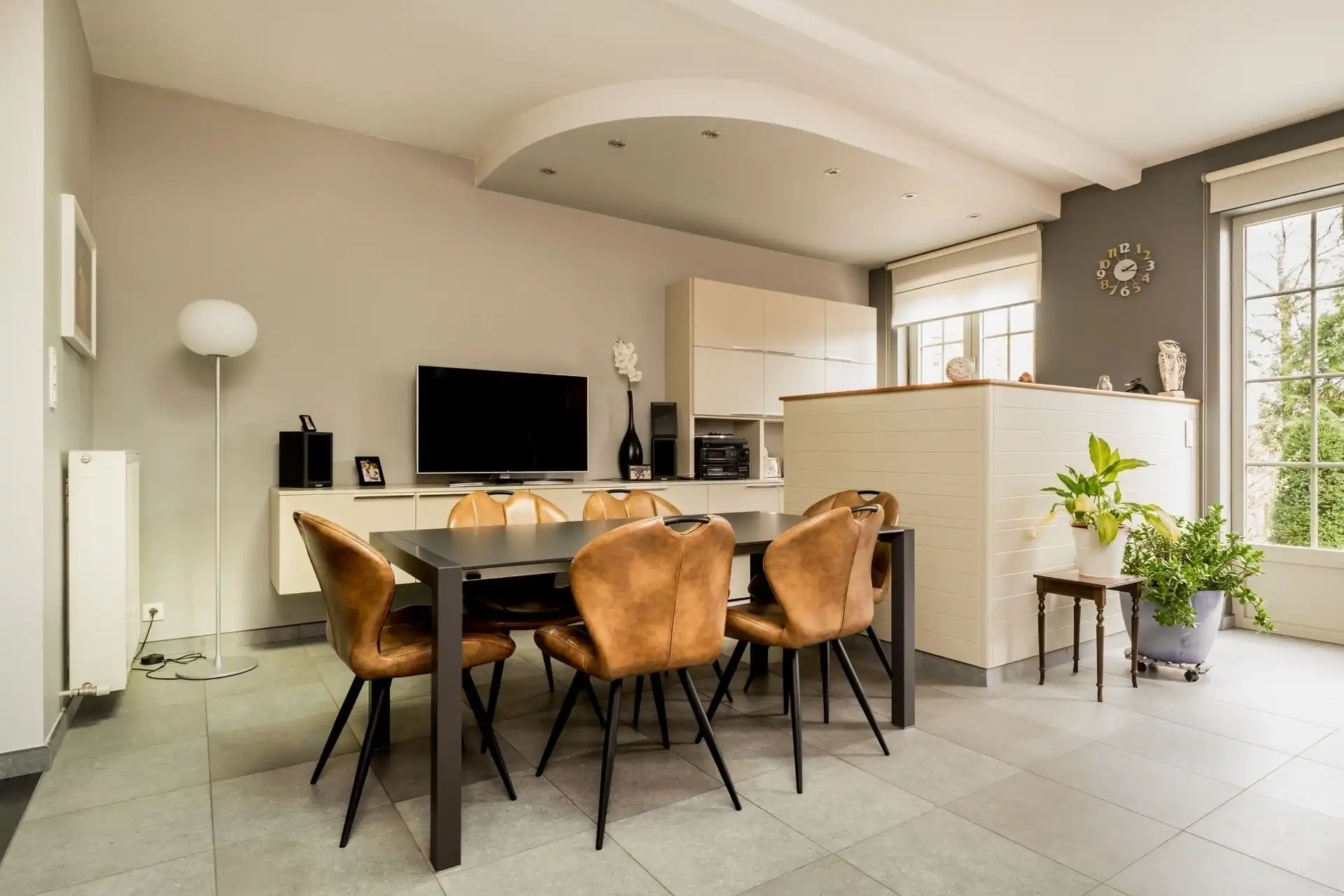 Ruime karaktervolle woning met 6 slpks en tuin! foto 3