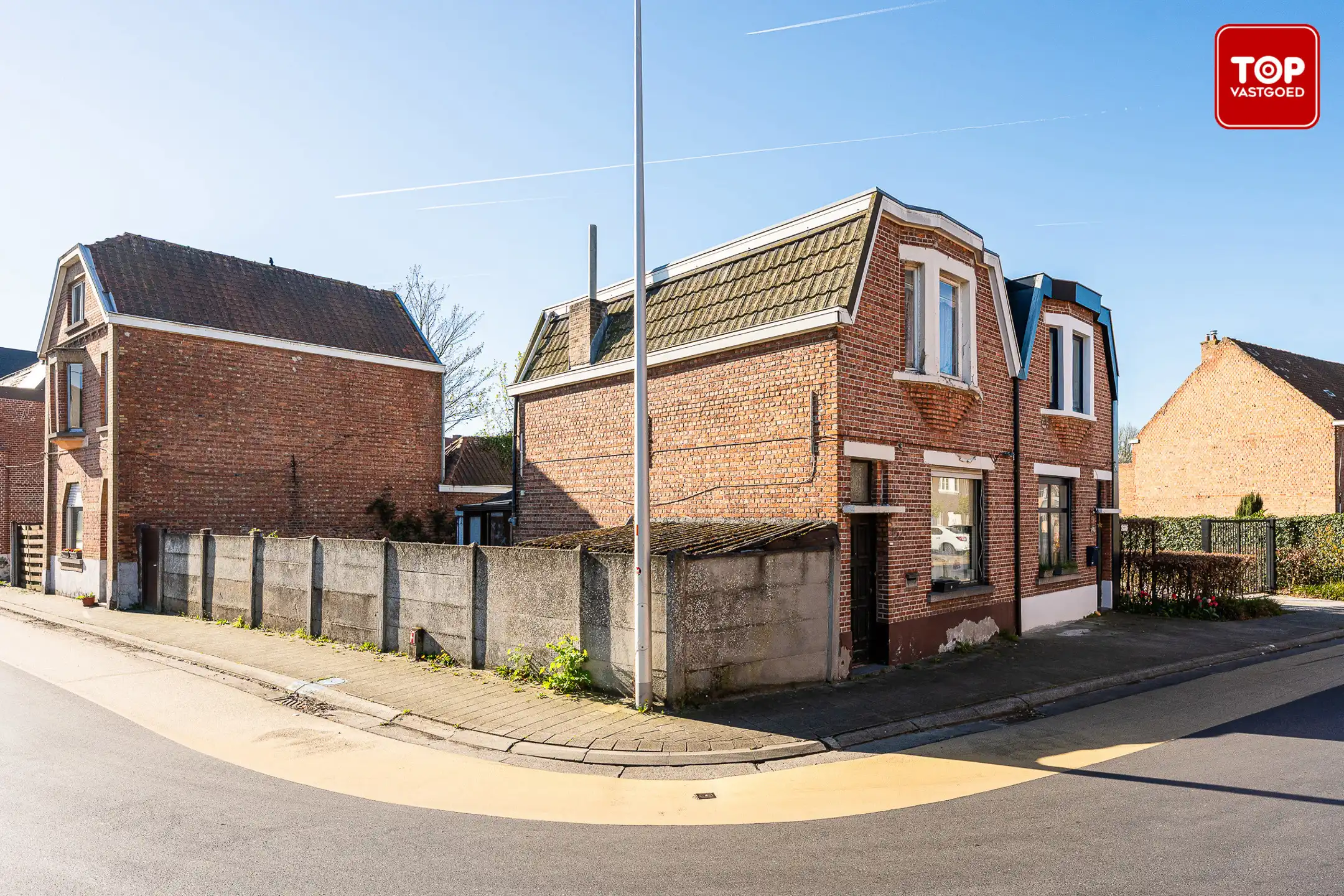 Op te frissen HOB met 2 slaapkamers en tuin foto {{pictureIndex}}