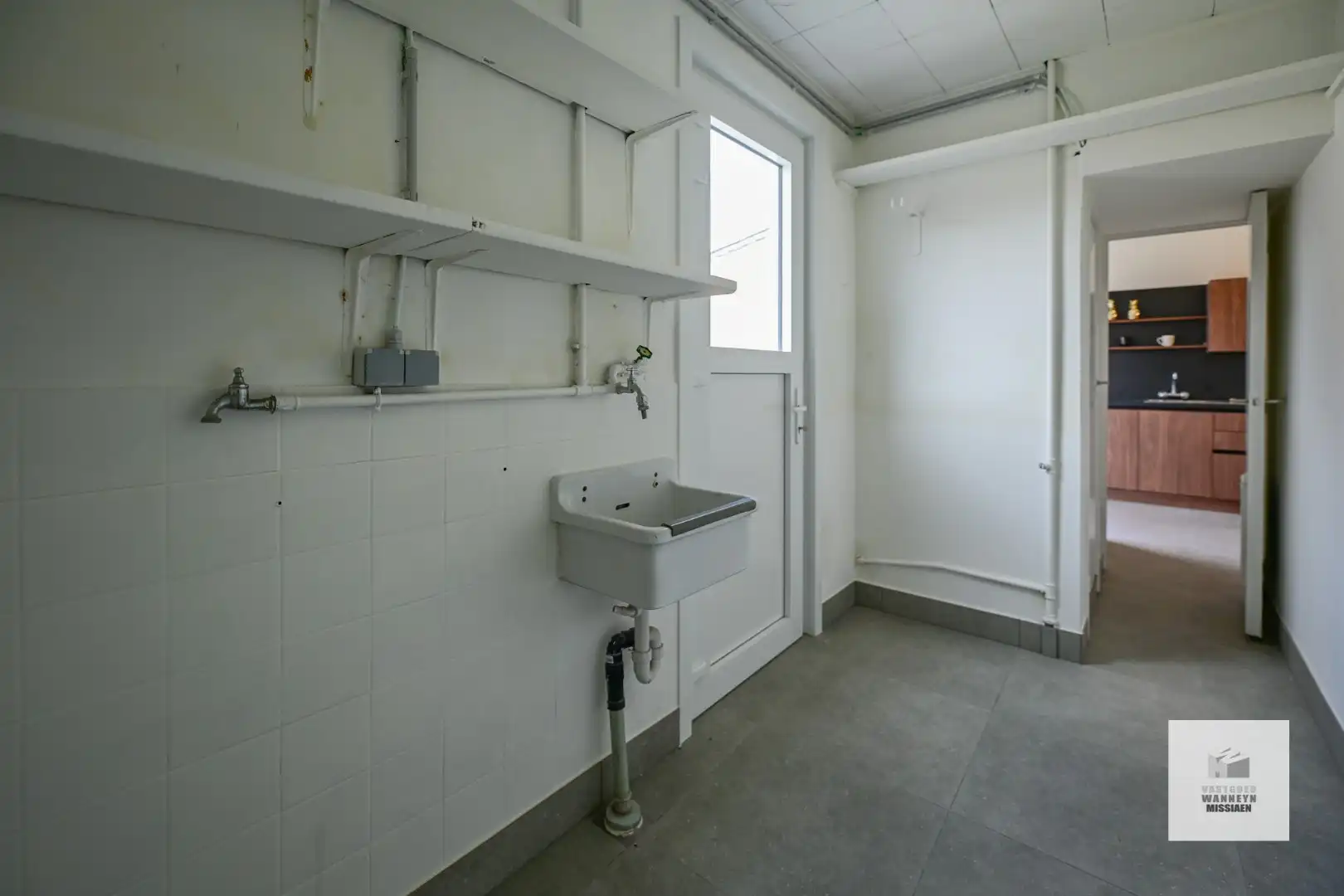 Gerenoveerde rijwoning met 3 slpk, tuin en garage in Zwevezele foto 10