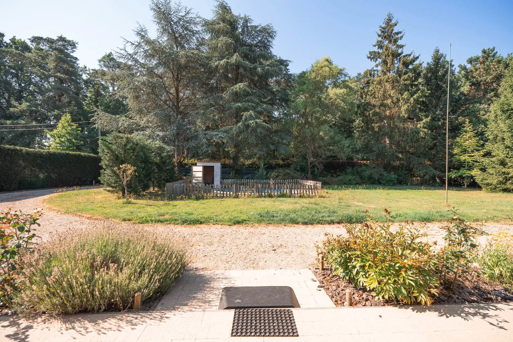 Royale villa op groot perceel met vergunde schuur foto 24