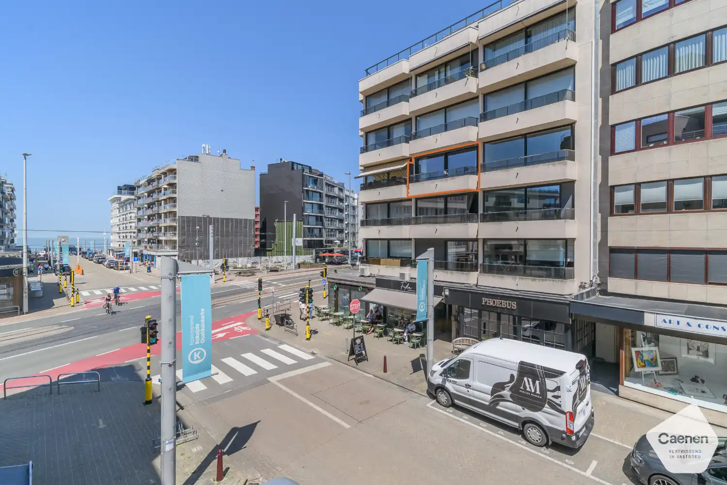 Prachtig gerenoveerde studio met slaapkamer en zijdelings zeezicht foto 2