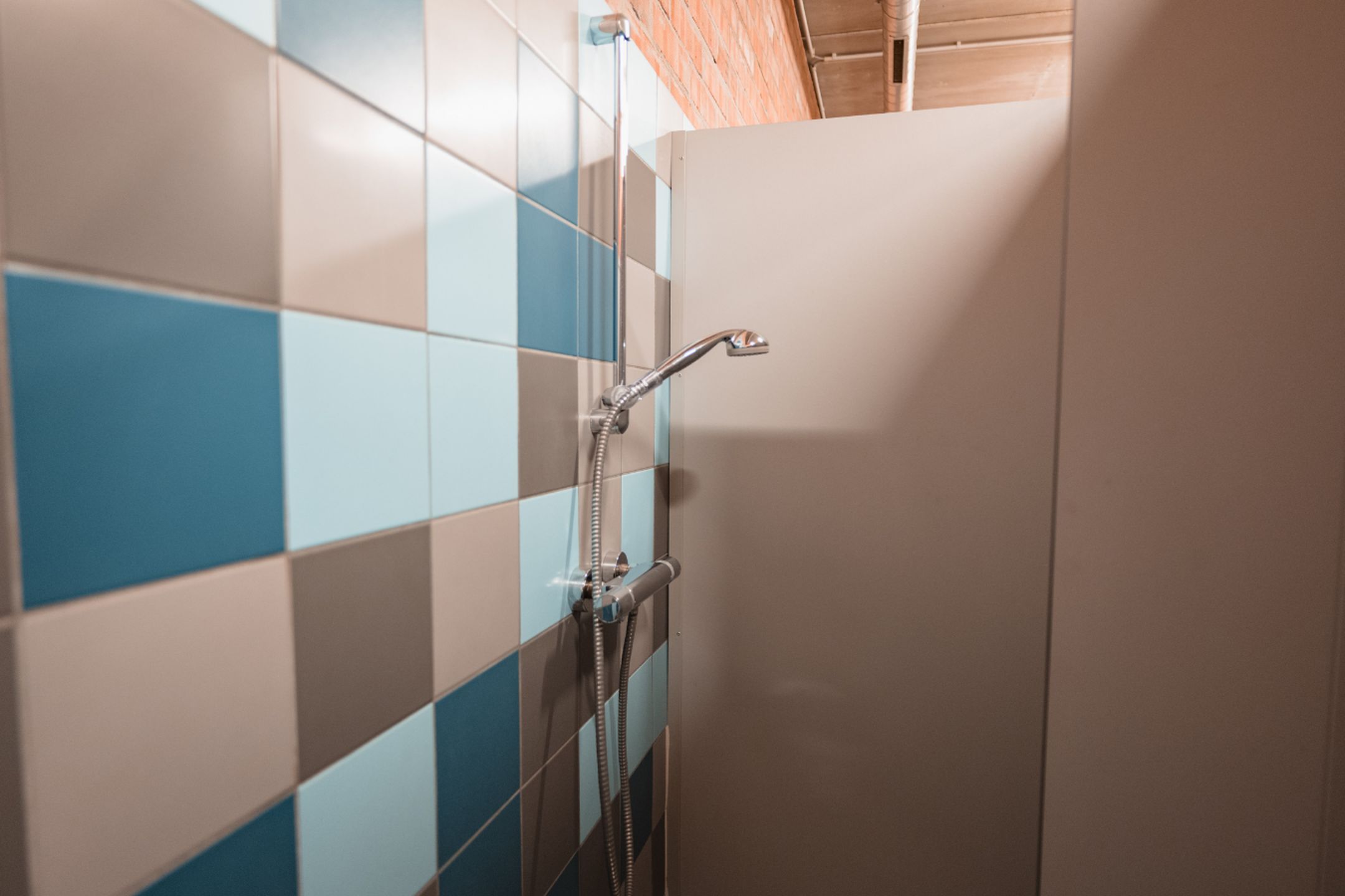 Modern bedrijfsgebouw langs E17 in Zwijndrecht foto 46