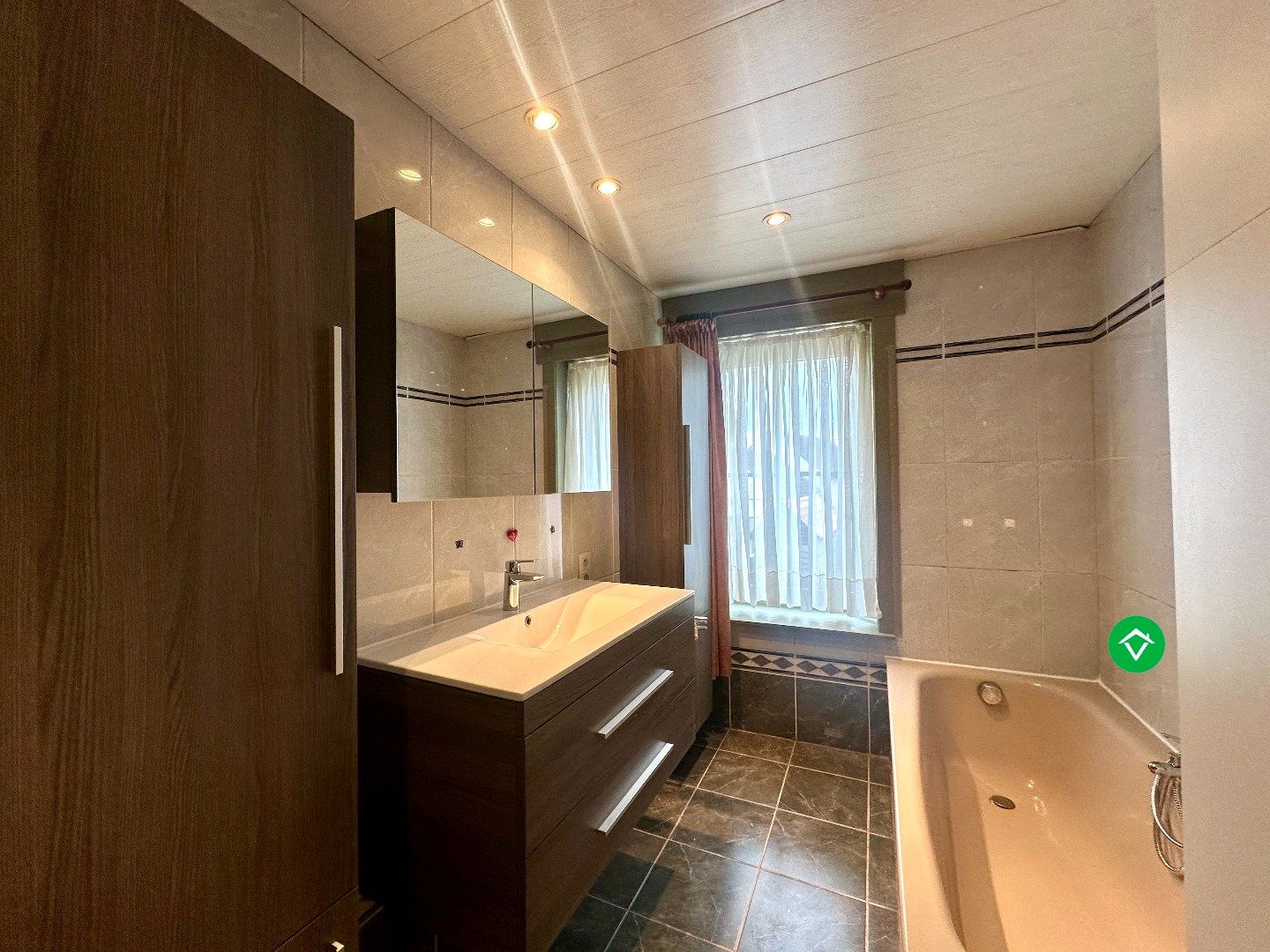 Gezellige en ruime gezinswoning te huur op toplocatie in Gistel, met 3 slaapkamers foto 15