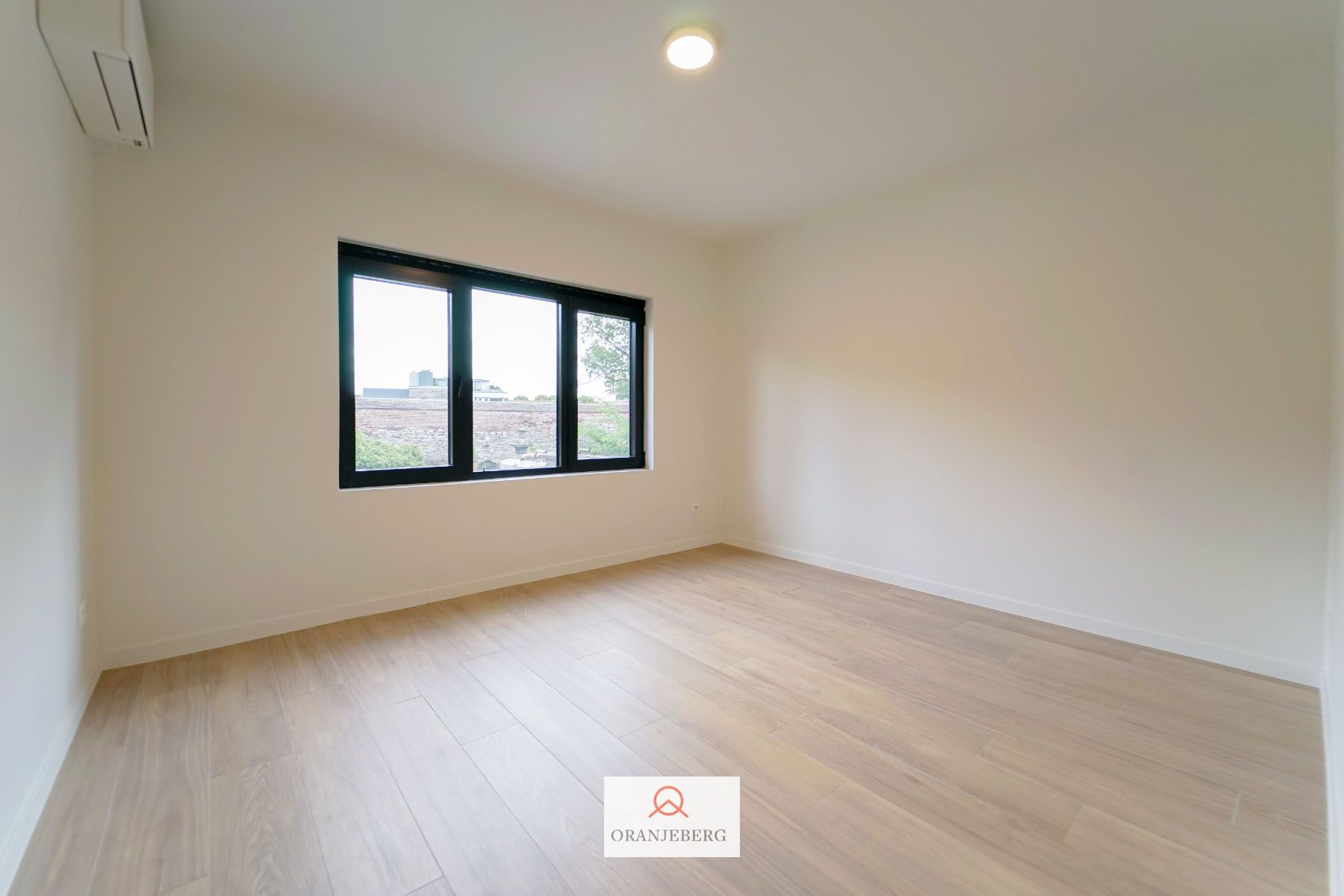 Appartement met prachtig zicht over de Portus Ganda foto 22