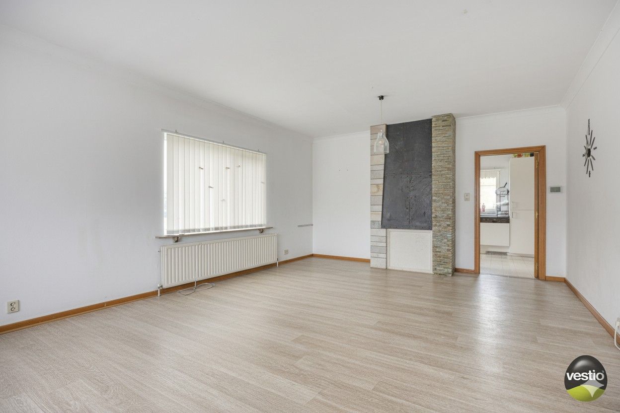 OP TE FRISSEN OB IN HET LANDELIJKE GROTE SPOUWEN foto 2