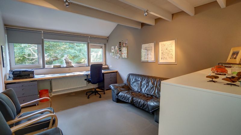 Moderne villa van 252m² op 13 are 72 ca met mooie tuin foto 16