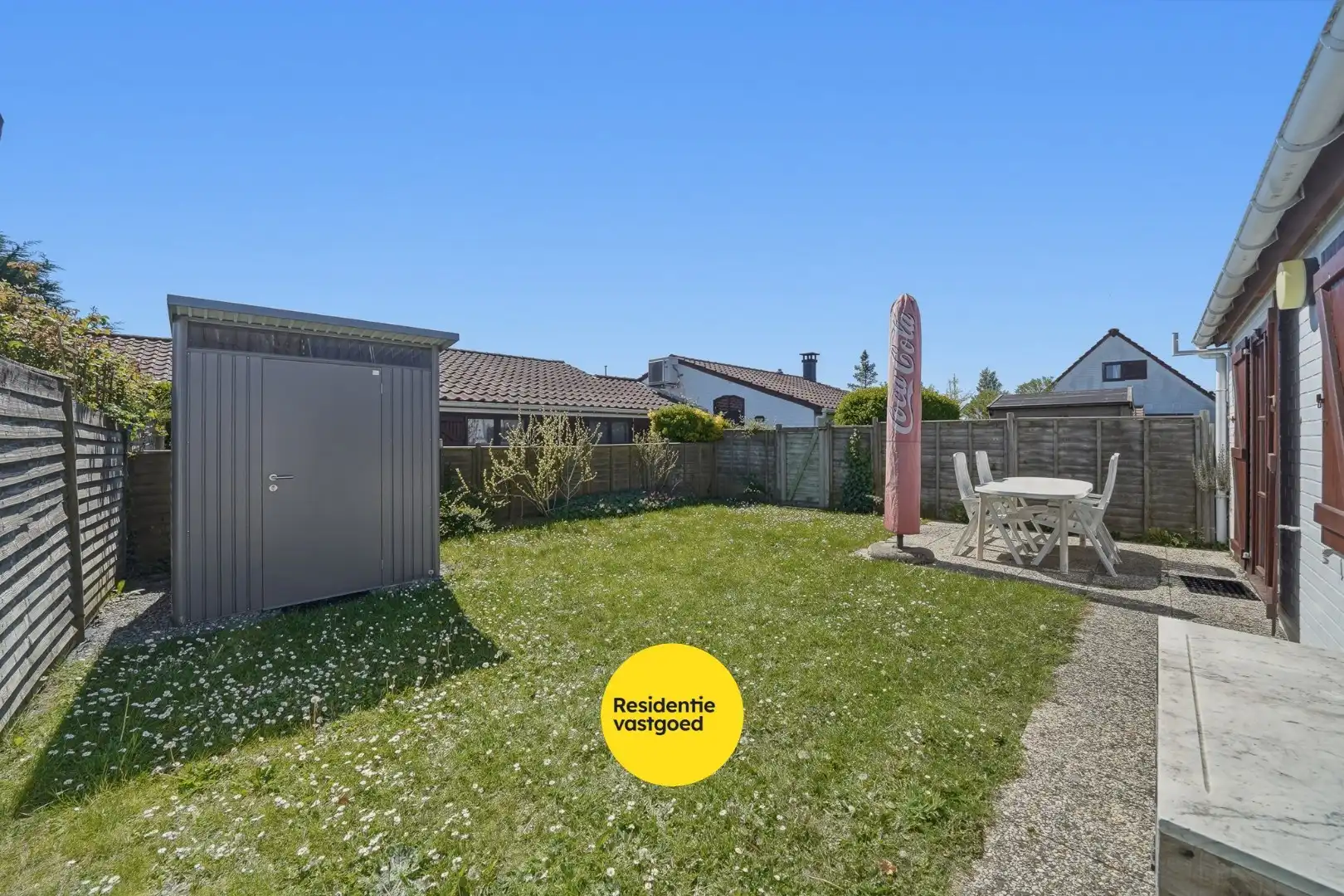 Instapklare vakantiewoning met zonnige tuin en 2 slaapkamers foto 10