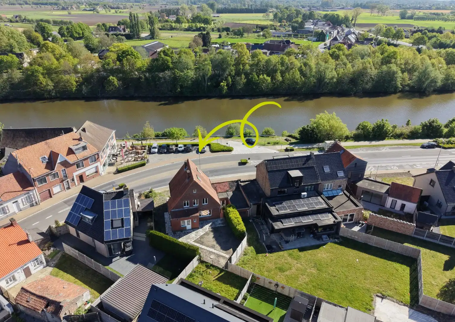 Karaktervolle woning met 3 slpks, 2 garages én zicht over het water  foto 24