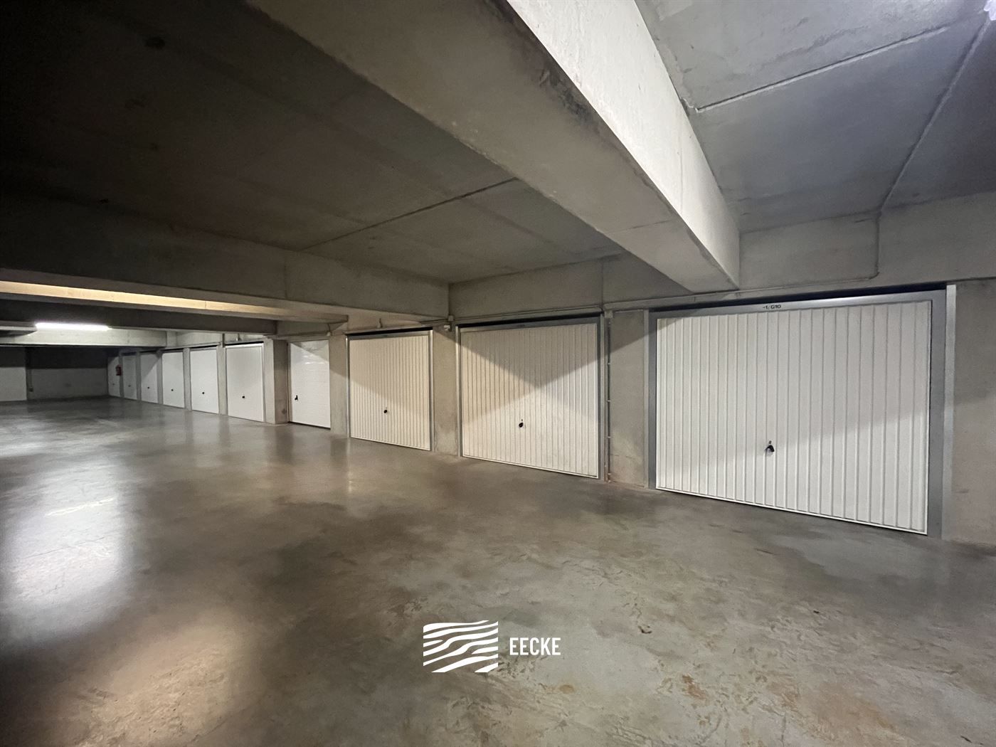 Parking - gesloten garagebox foto 2