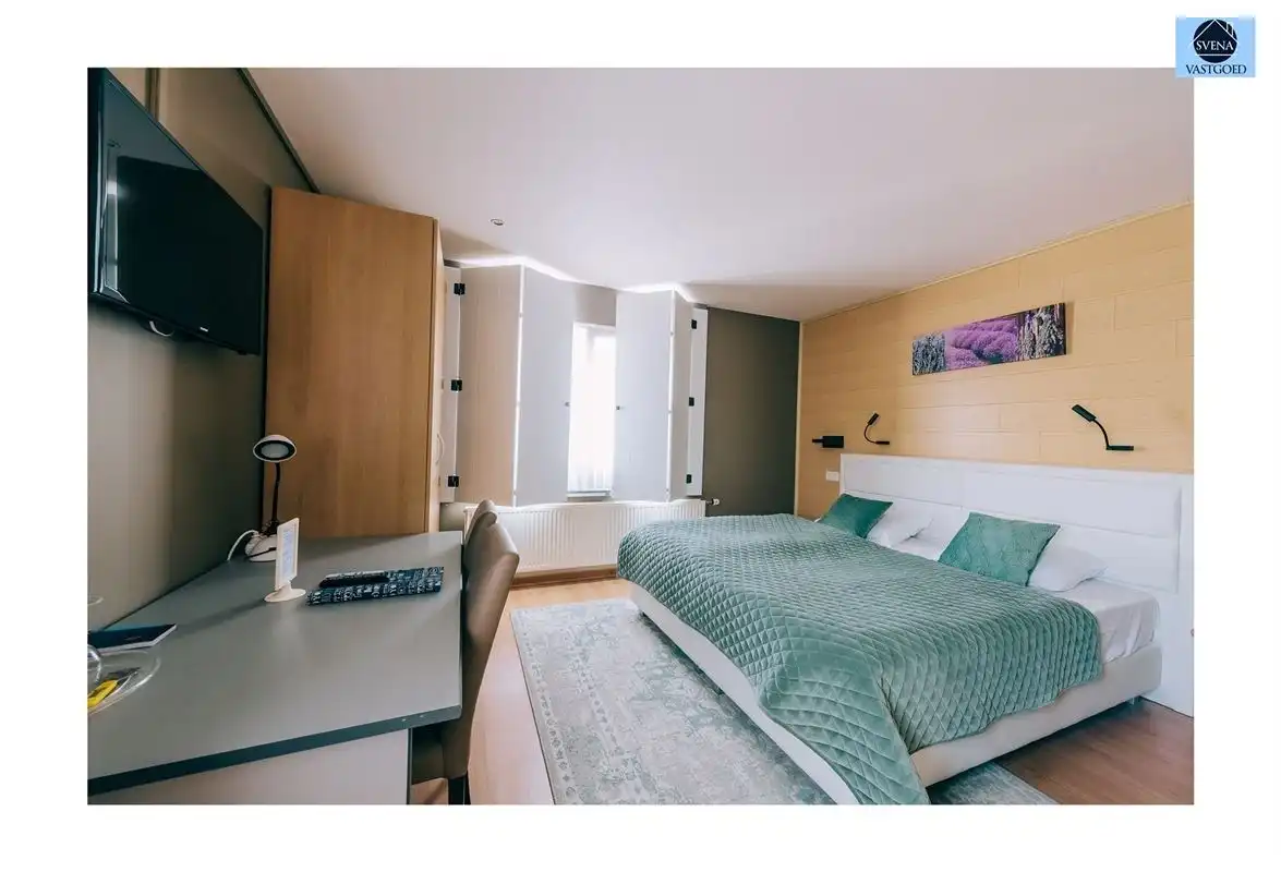 ZEER GOED GELEGEN, GOED DRAAIENDE HORECAZAAK TE VOORDE foto 16