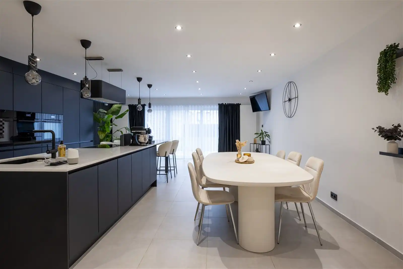 Gerenoveerde woning met 4 slaapkamers en tuin in Gentbrugge foto 5