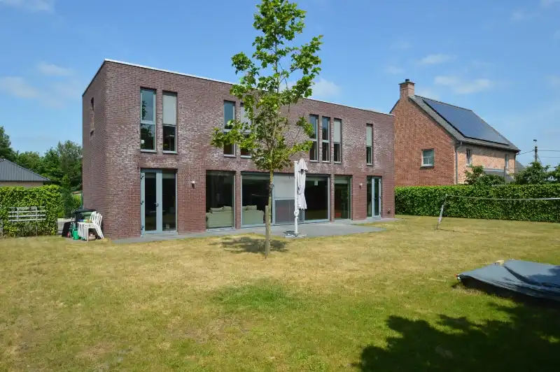 Moderne villa met prachtige tuin op topligging! foto 3