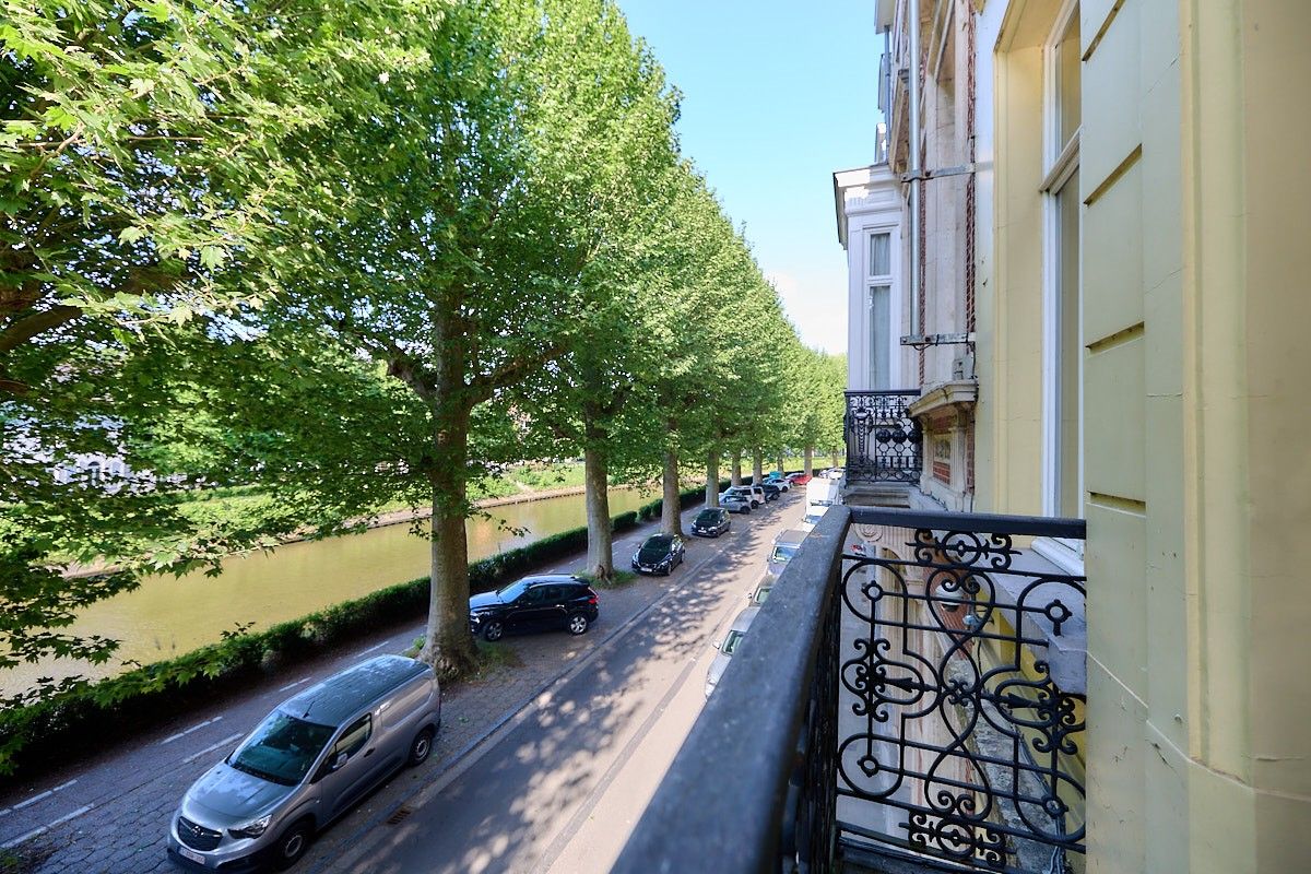 Coupure Gent. Uitzonderlijke herenwoning met stadstuin. foto 2