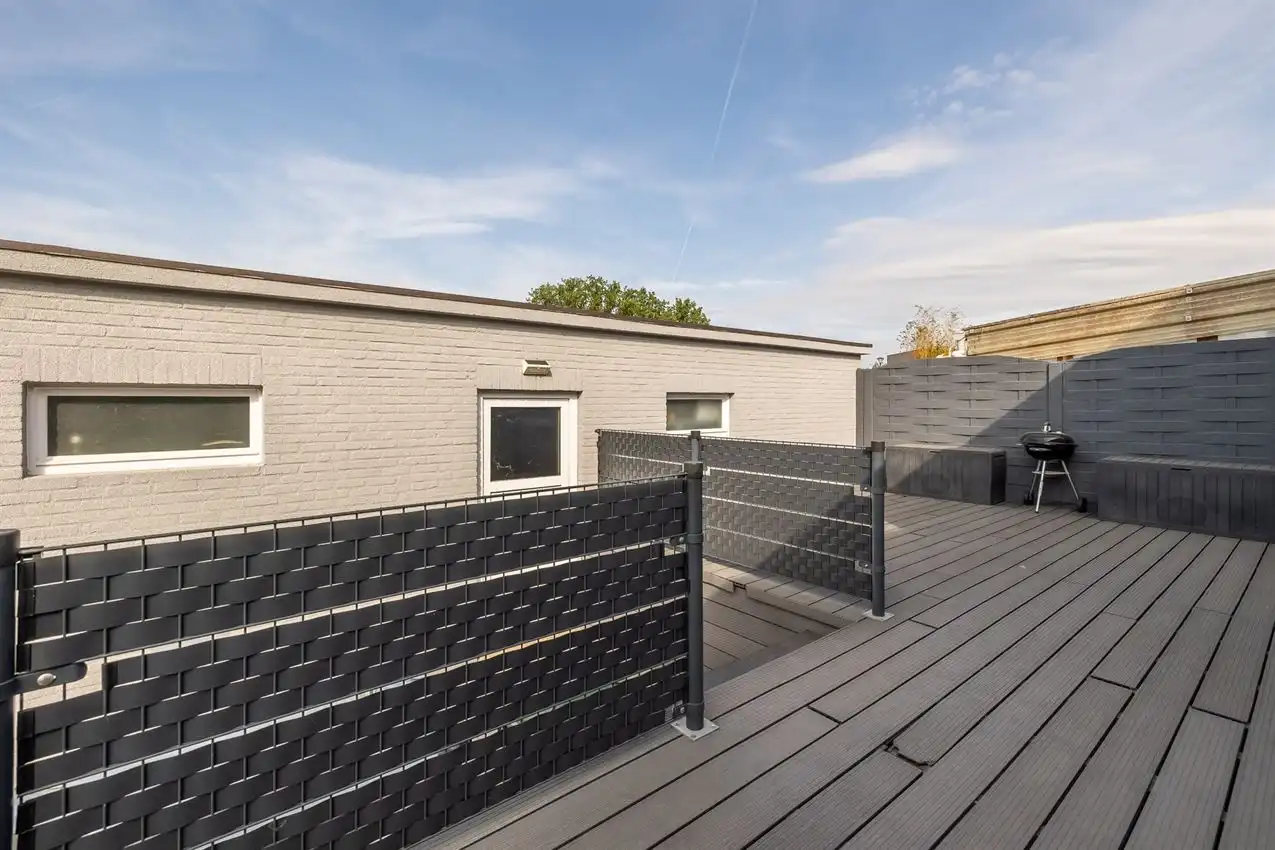 Gunstig gelegen woning, gelijkvloers, 2 slpk, omheinde tuin, garage foto 32