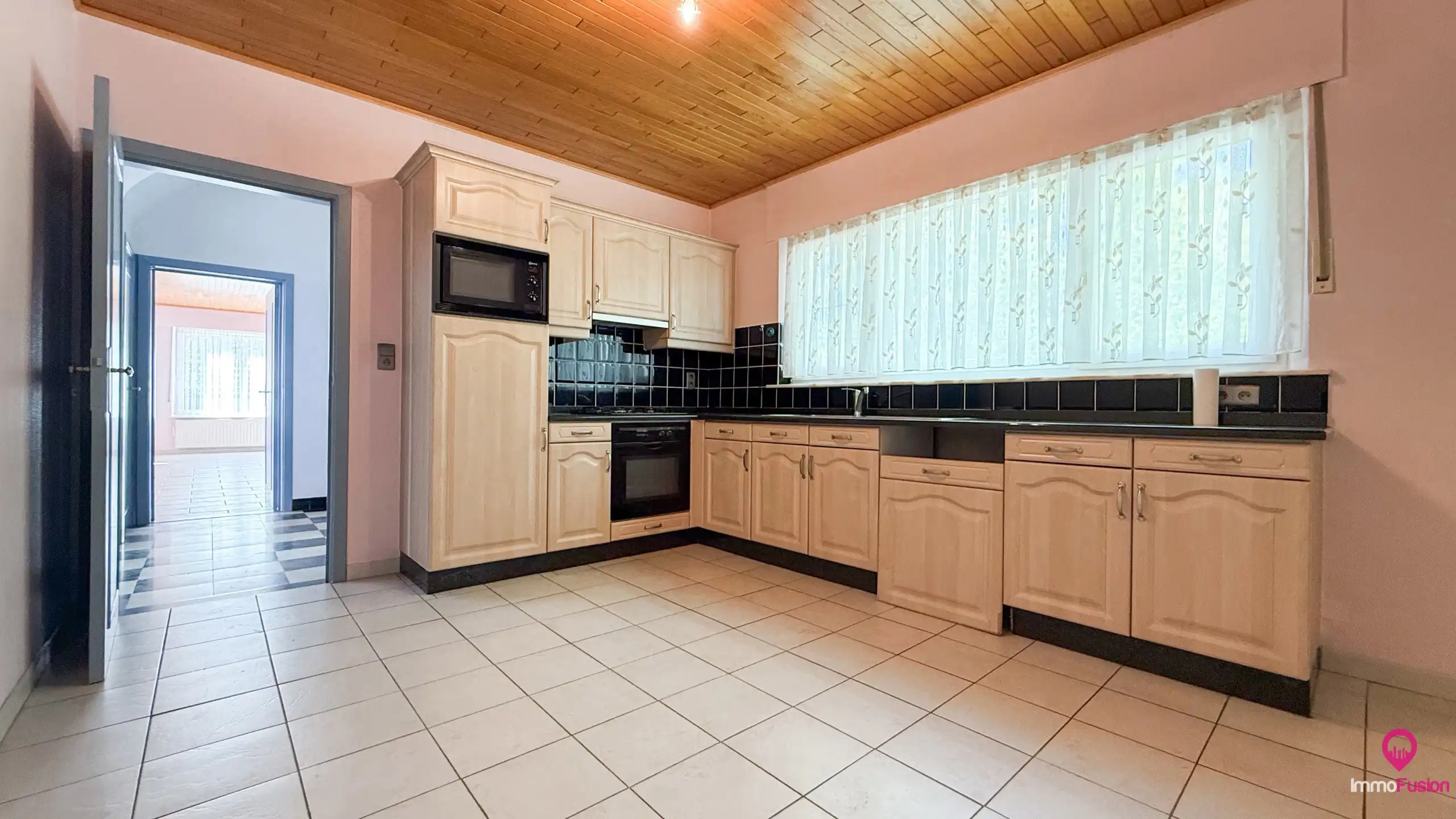Ruime open bebouwing van 328m² met 5 slpk op toplocatie! foto 10