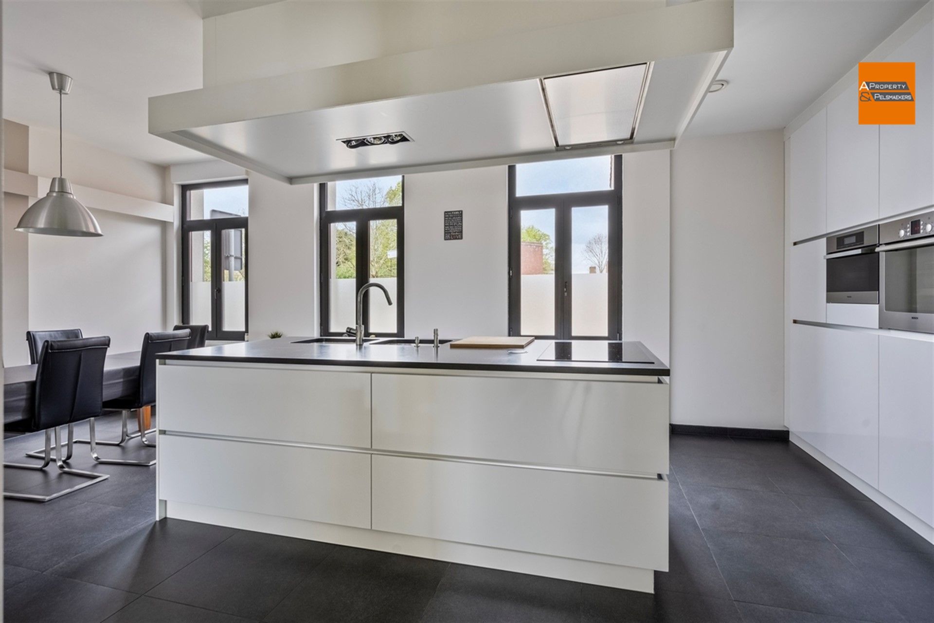 Gerenoveerde woning foto 8