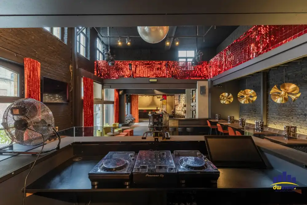 Overname stijlvolle bar met veel mogelijkheden voor spotprijs in historisch centrum Ieper foto 8