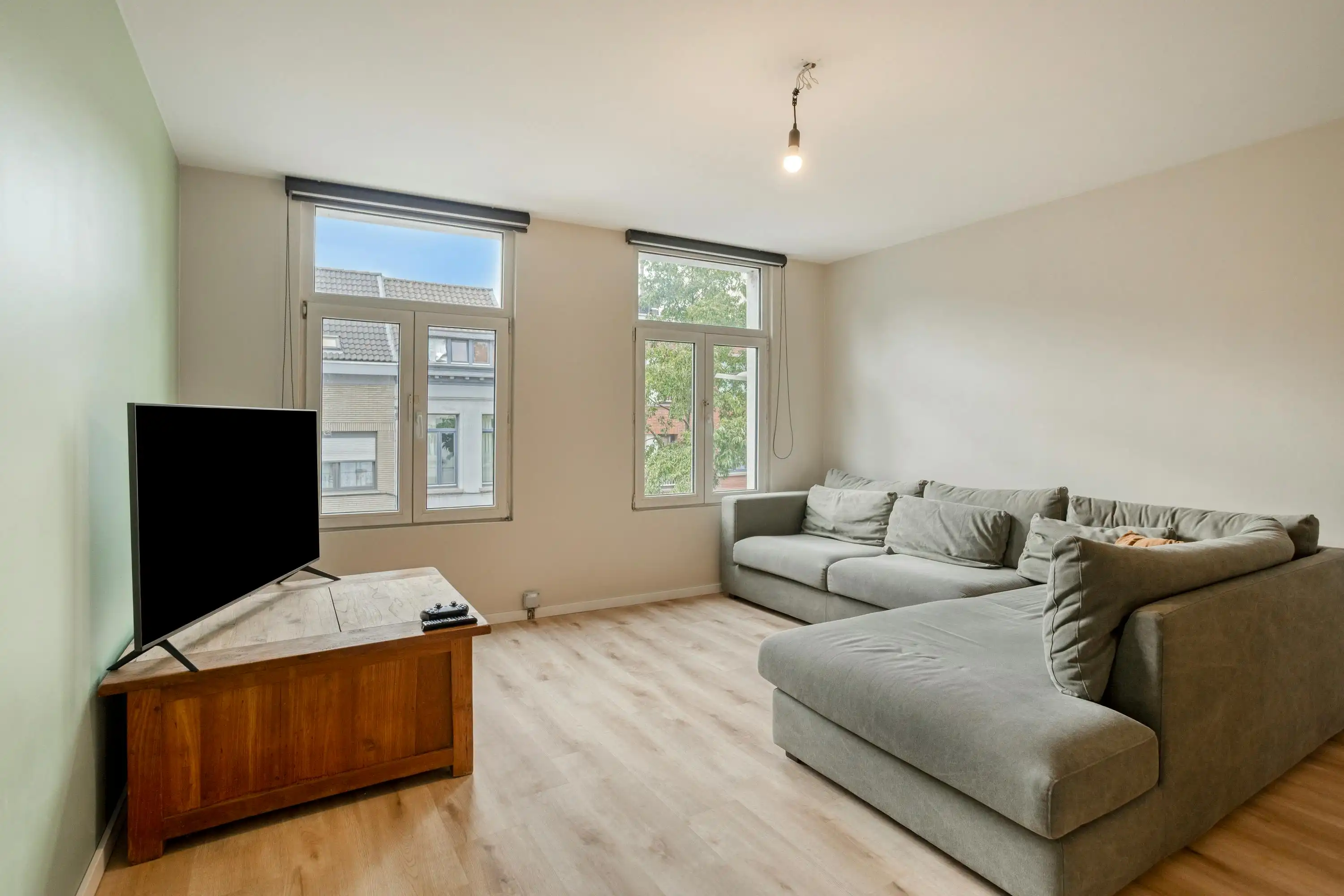 Gezellig appartement met autostaanplaats te koop te Merksem foto 2