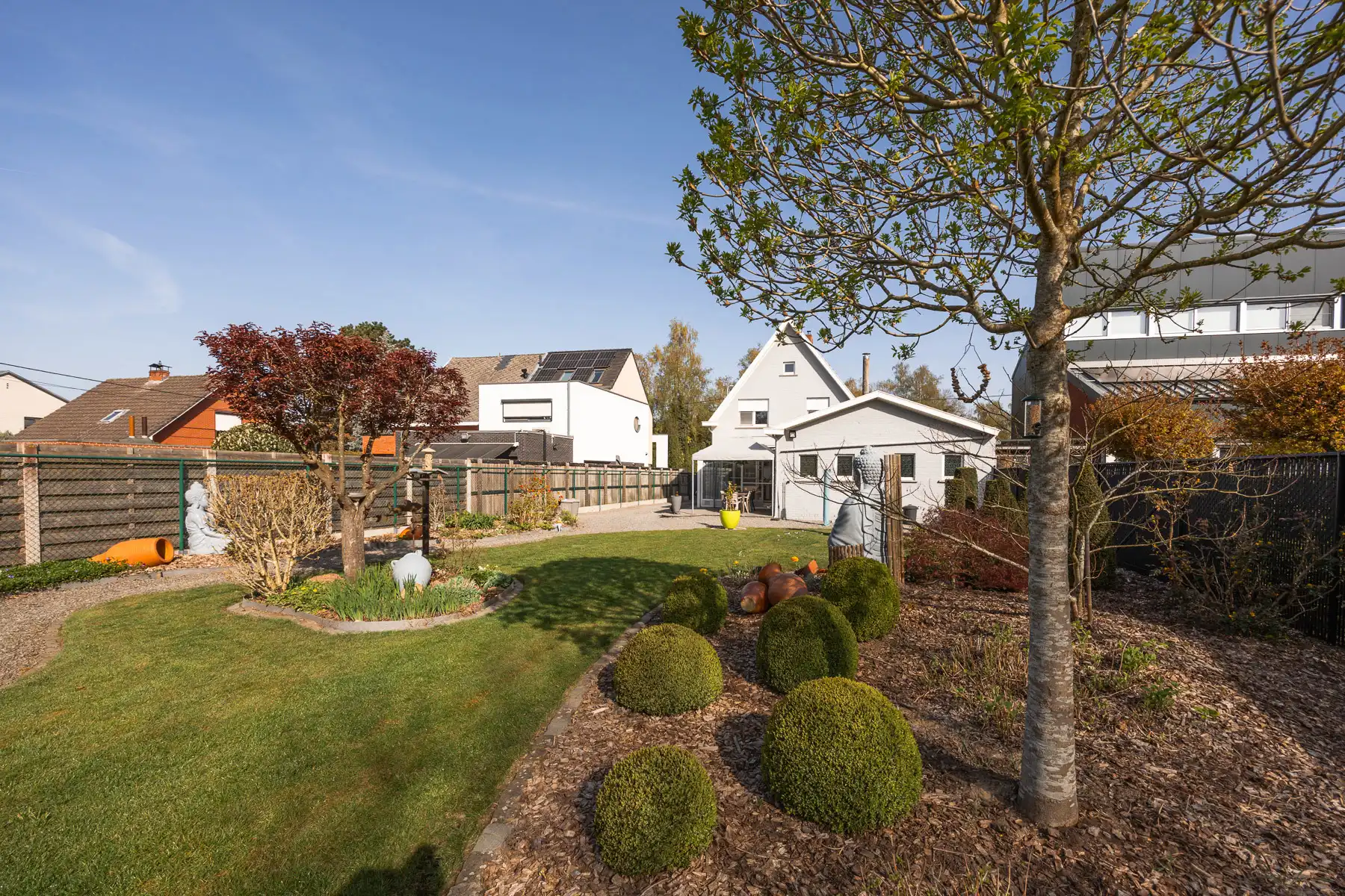 Charmante, uitmuntend onderhouden woning op een ruim perceel foto 23