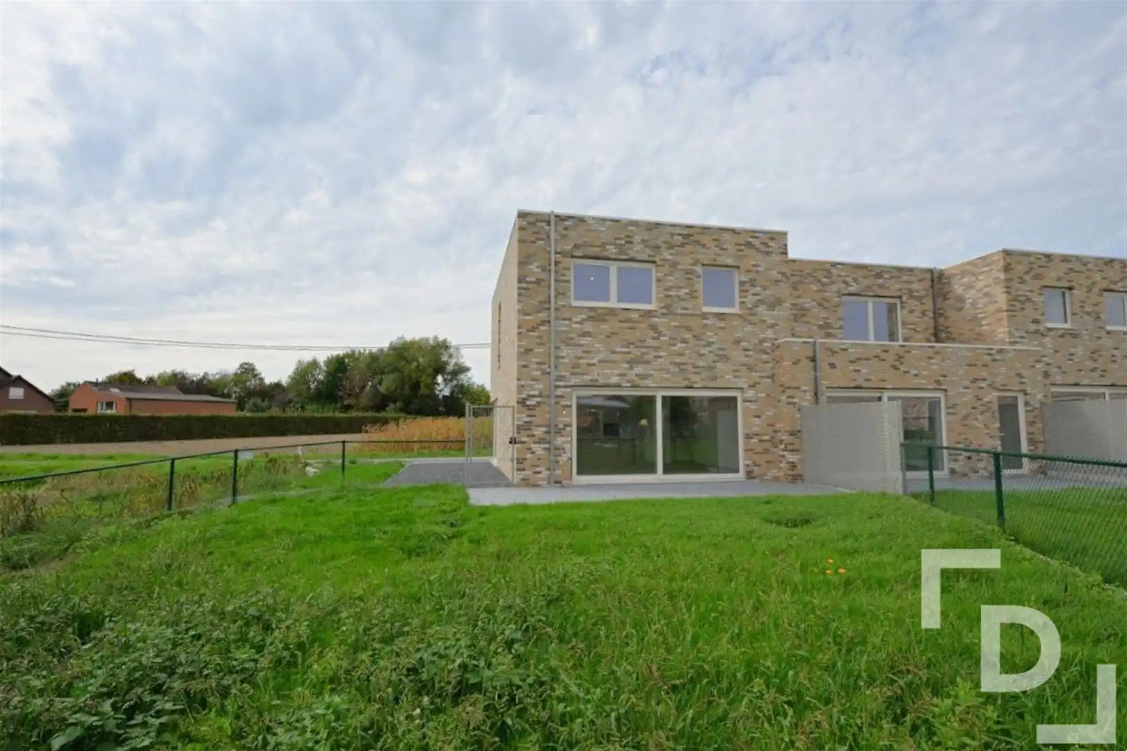 Afgewerkte nieuwbouwwoning  in hartje Proven. foto 13