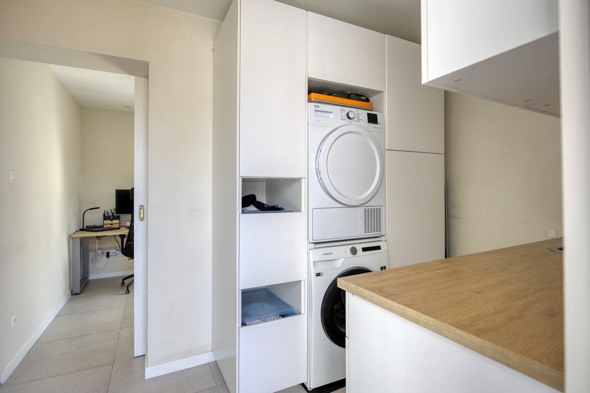 Instapklare, smaakvol gerenoveerde woning op een steenworp van het centrum van Lanaken. foto 16